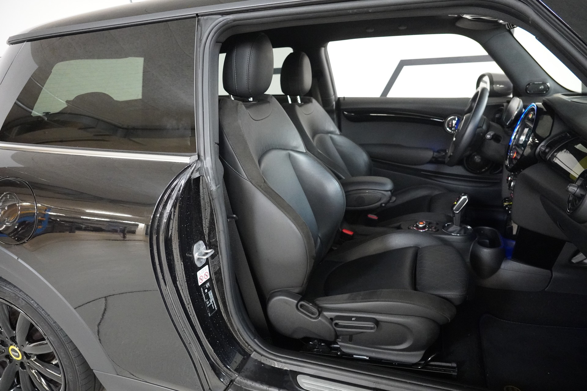 MINI Cooper SE-image-15