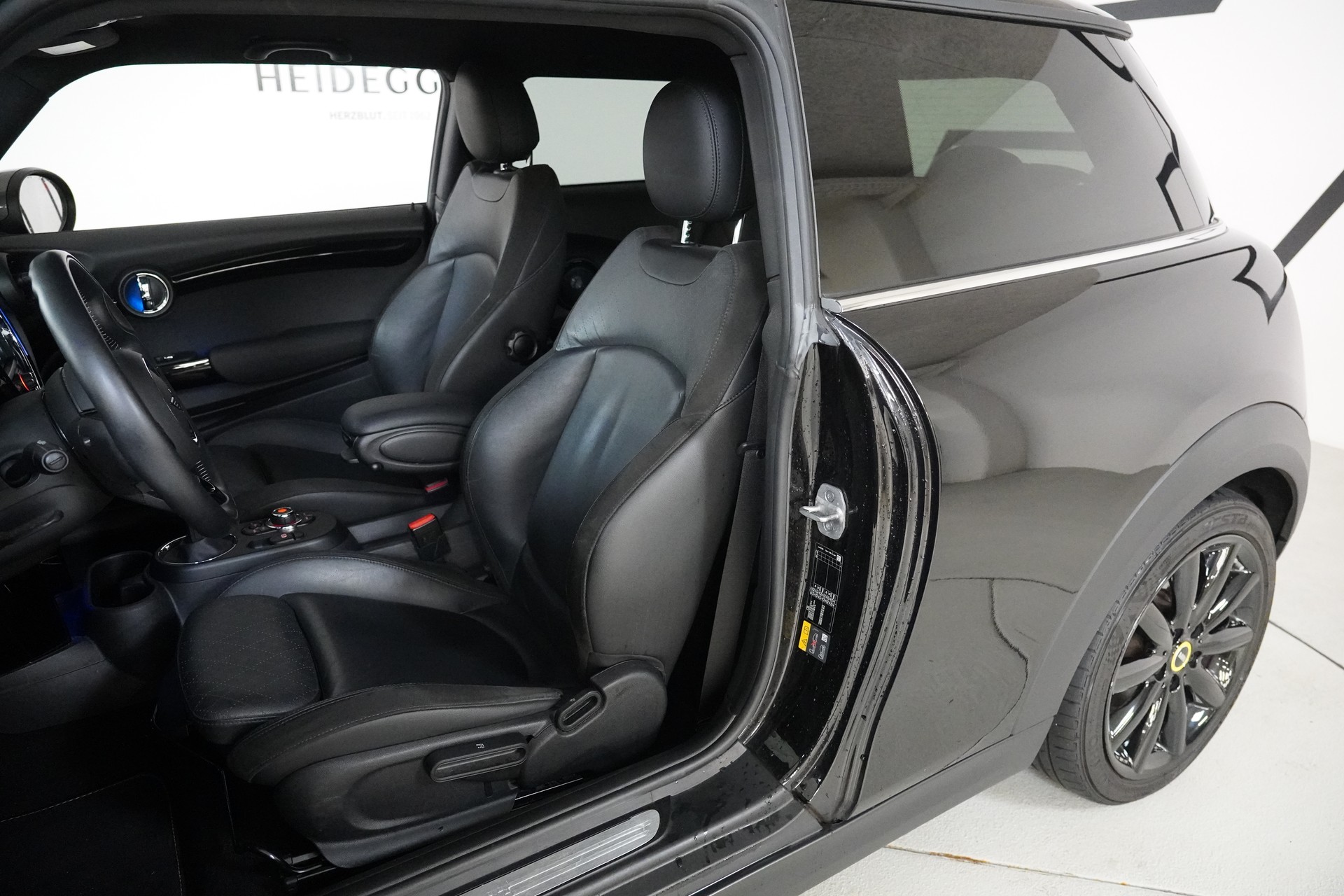 MINI Cooper SE-image-12