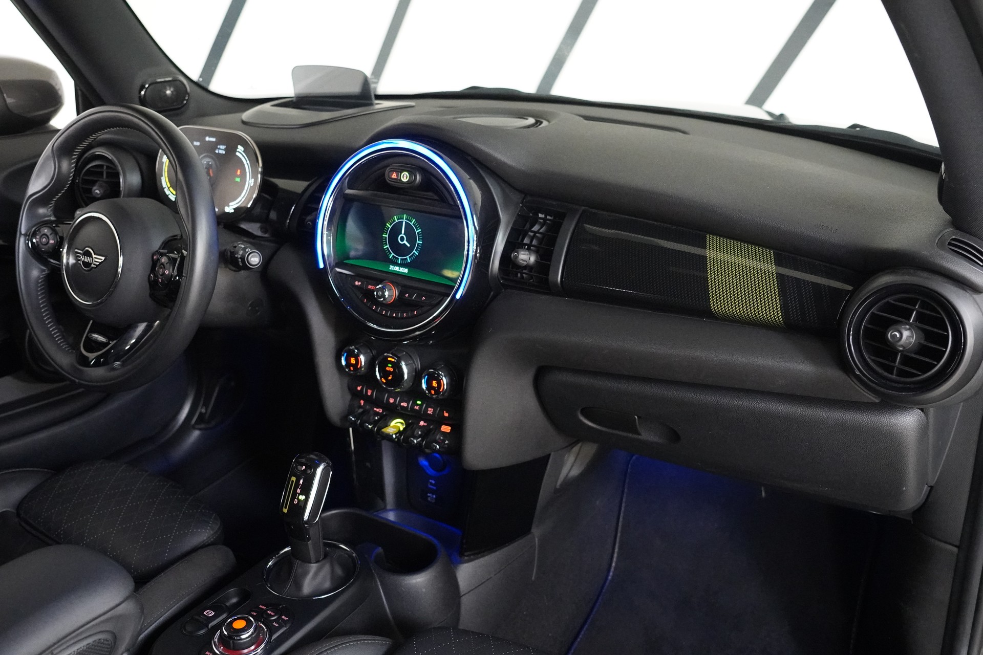 MINI Cooper SE-image-17
