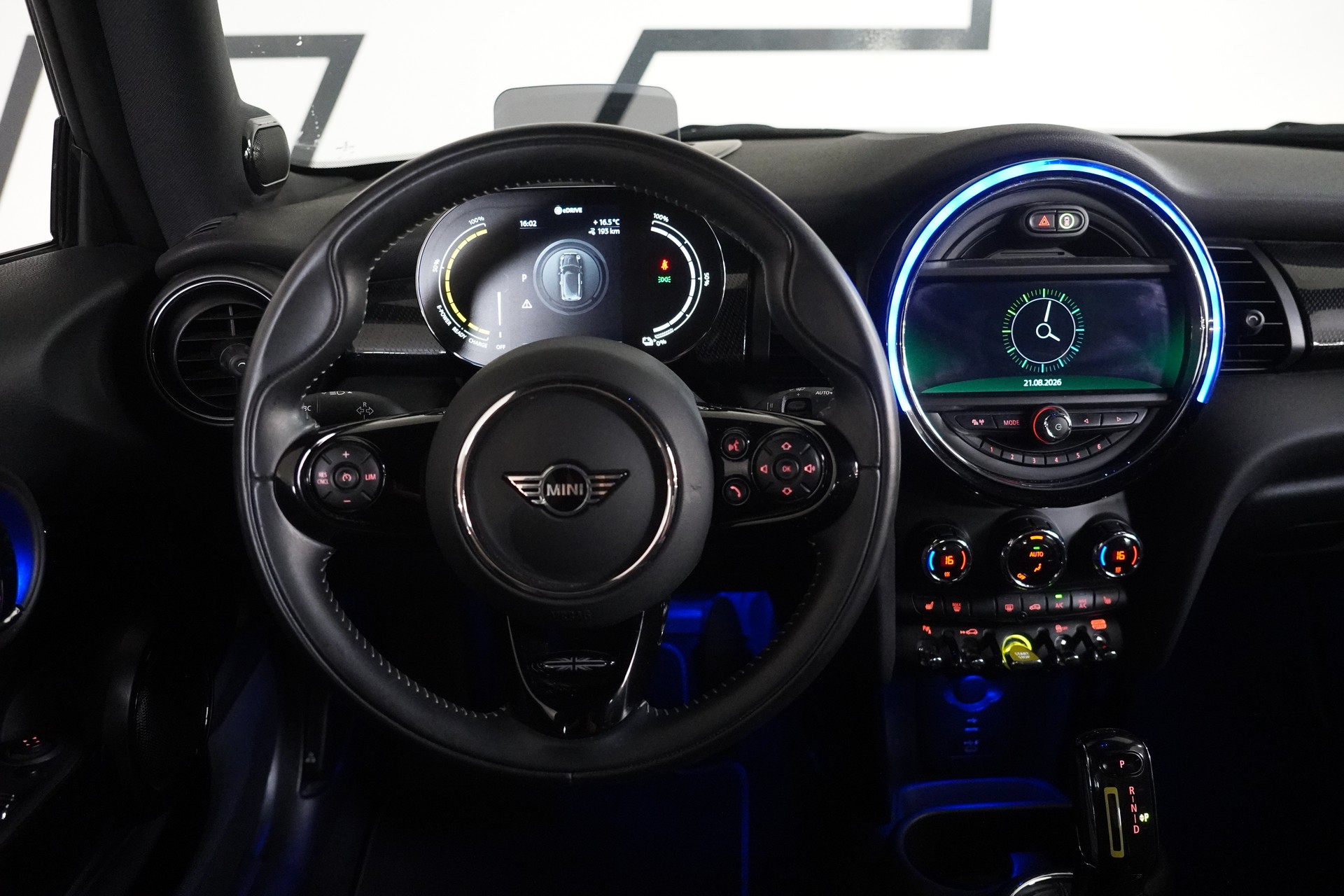 MINI Cooper SE-image-22