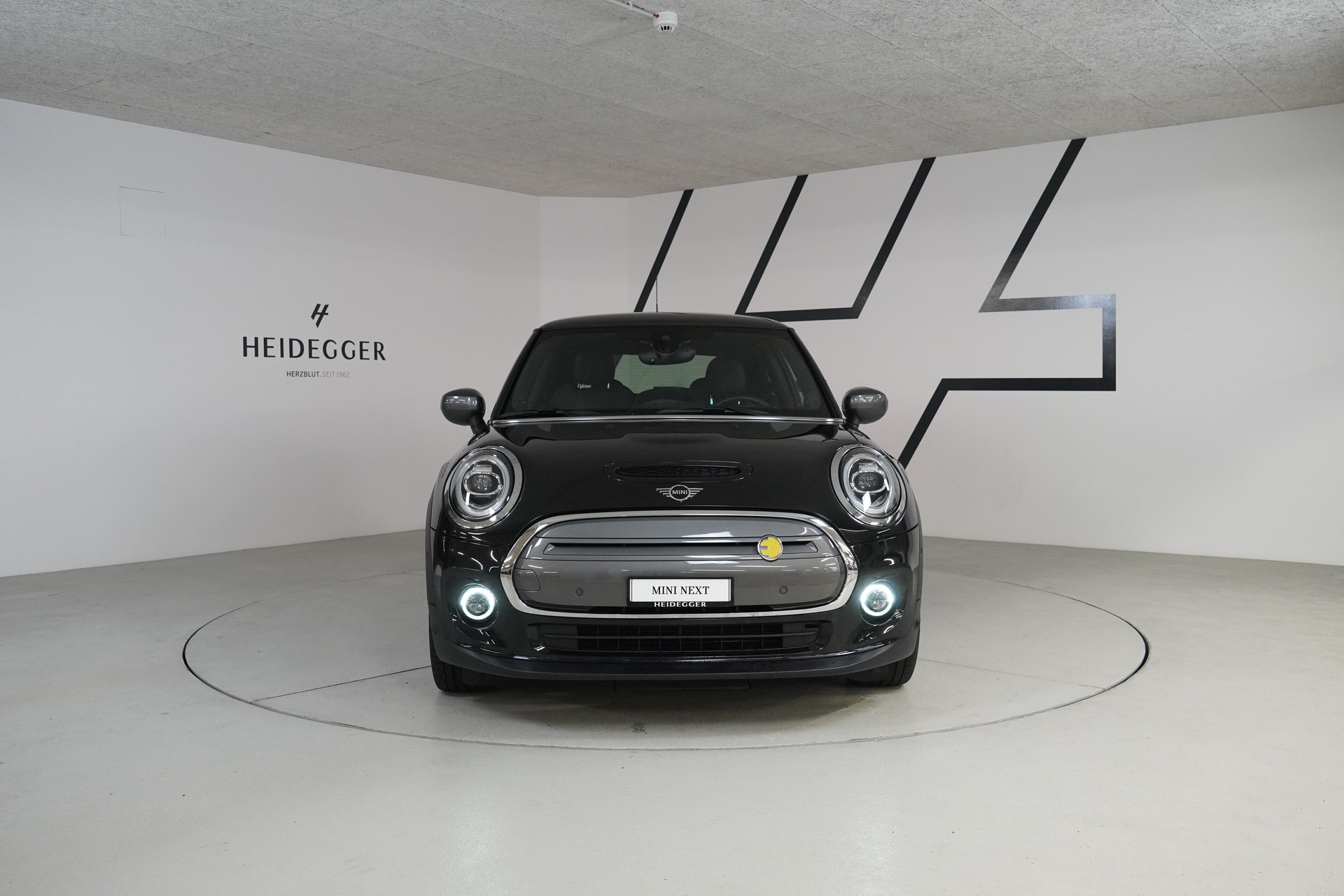 MINI Cooper SE-image-2