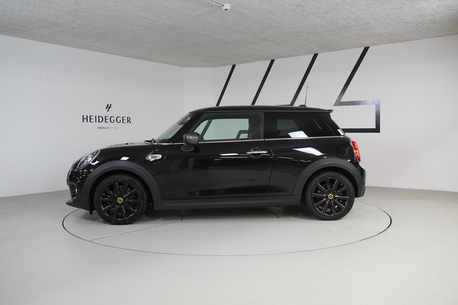 MINI Cooper SE-image-4
