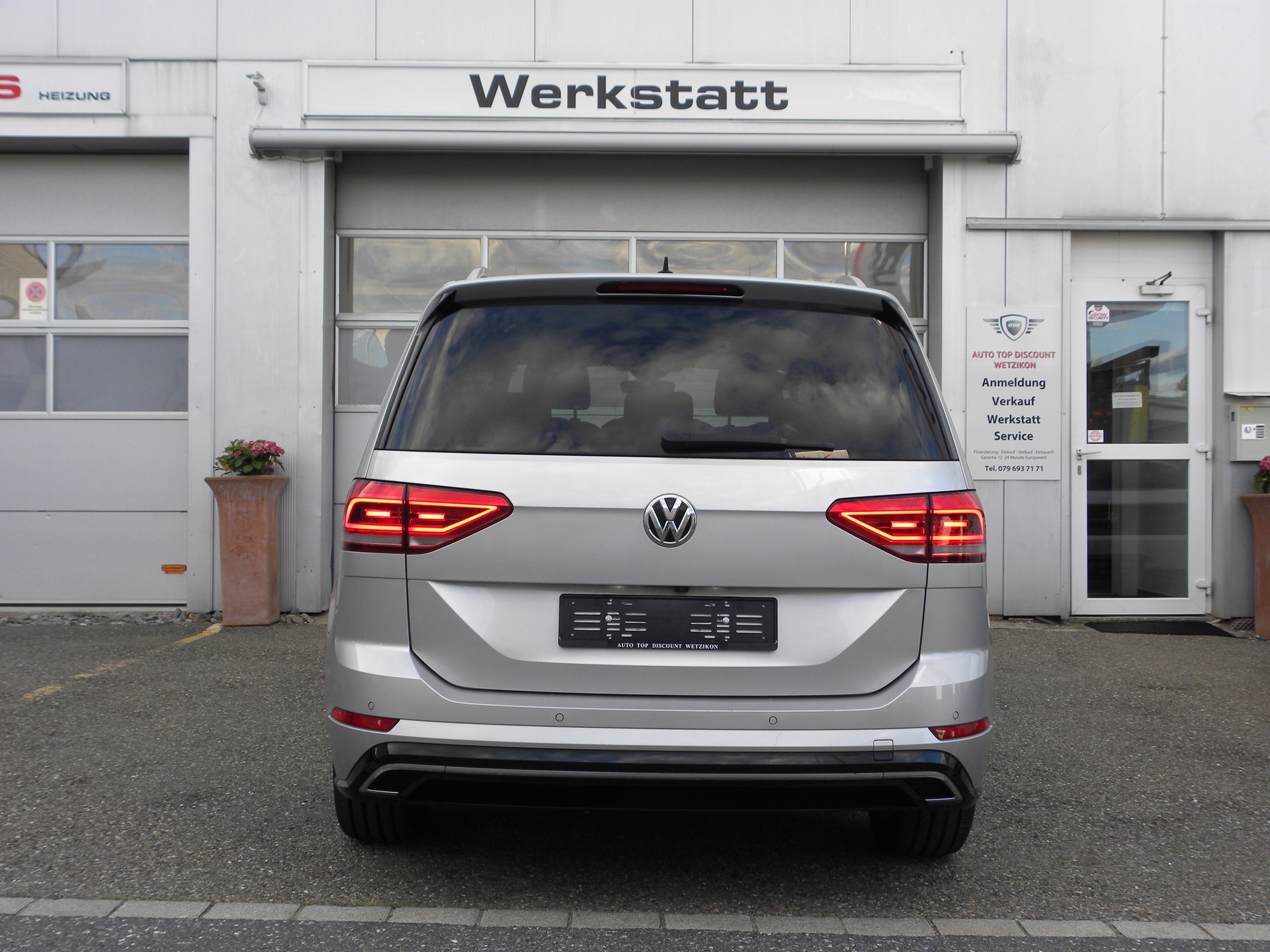 VW Touran 1.5 TSI EVO Highline DSG R-Line 7-Plätzer-image-5