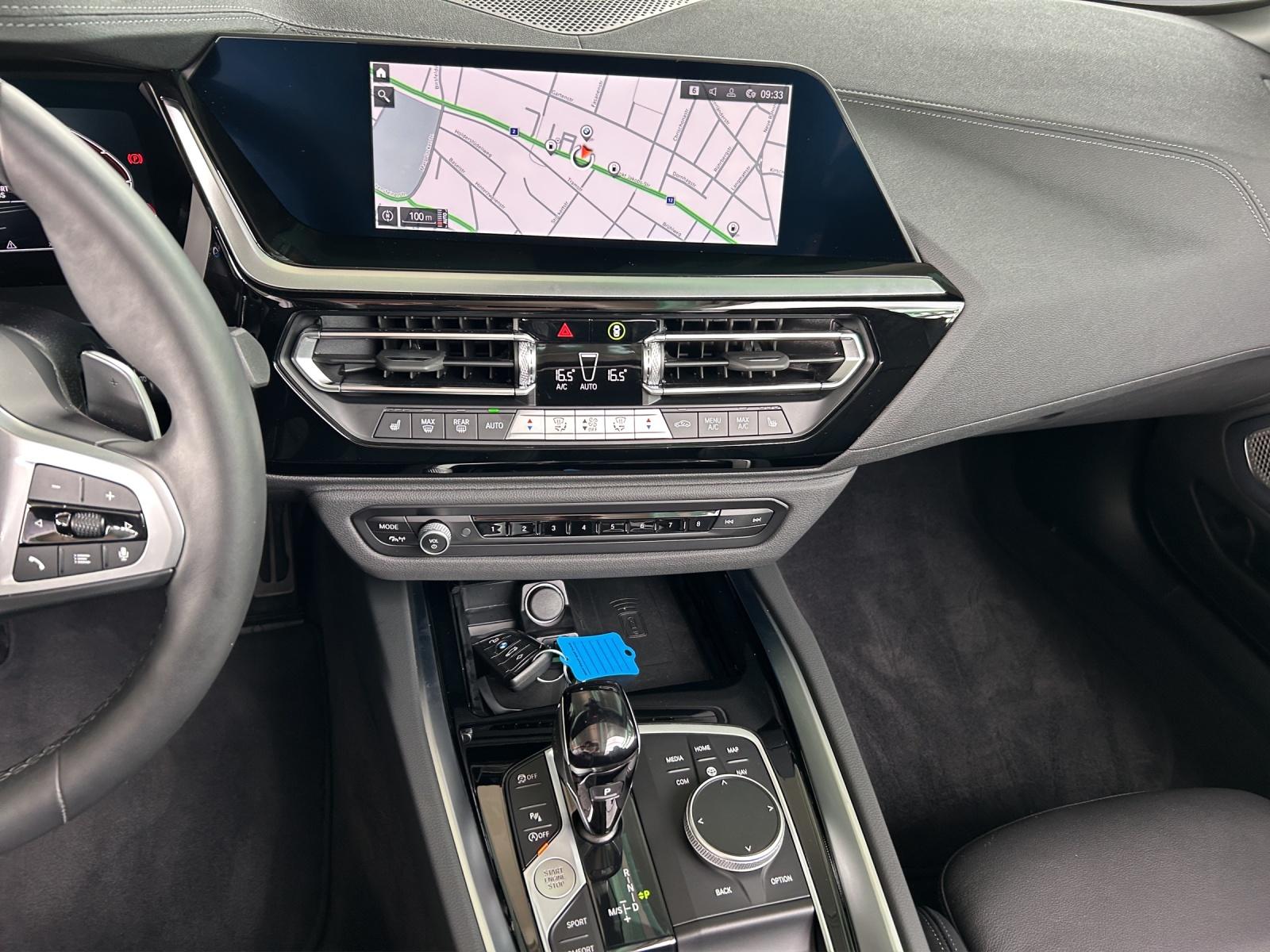 BMW Z4 20i sDrive-image-15