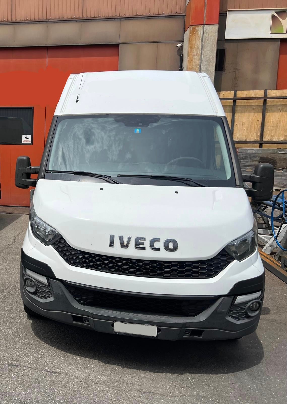 IVECO 35S15V fourgon 10.8m3