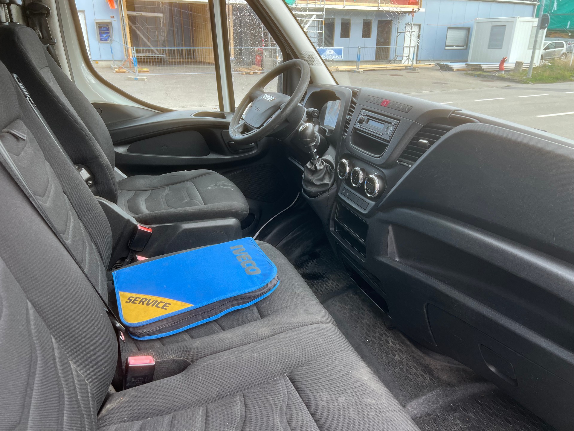 IVECO 35S15V fourgon 10.8m3-image-11