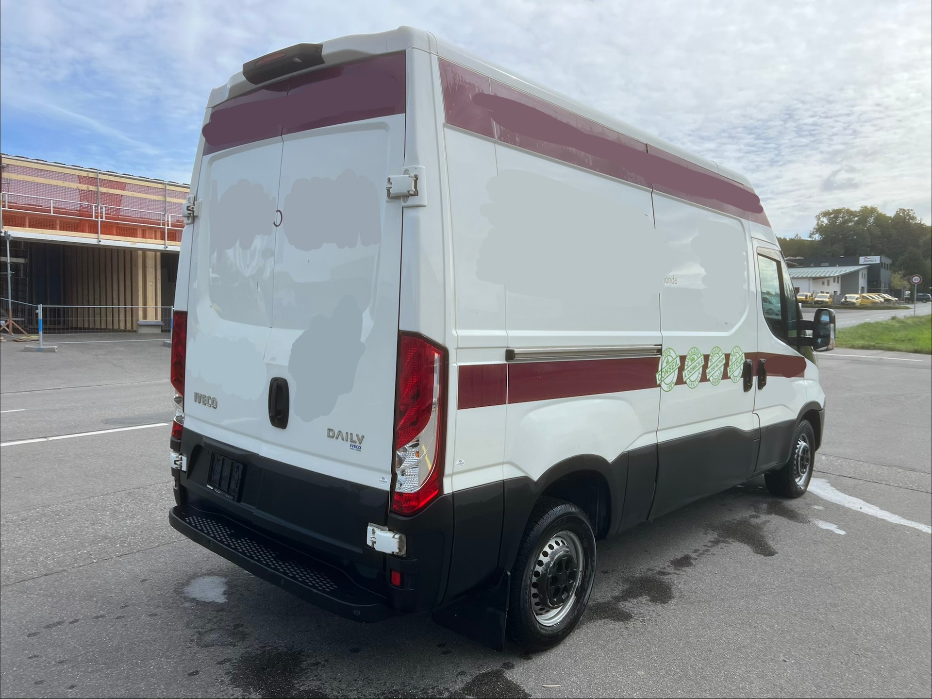 IVECO 35S15V fourgon 10.8m3-image-3