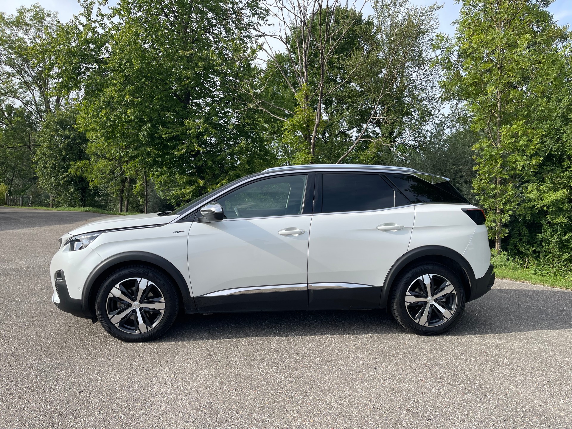 PEUGEOT 3008 2.0 BlueHDi GT EAT-image-1