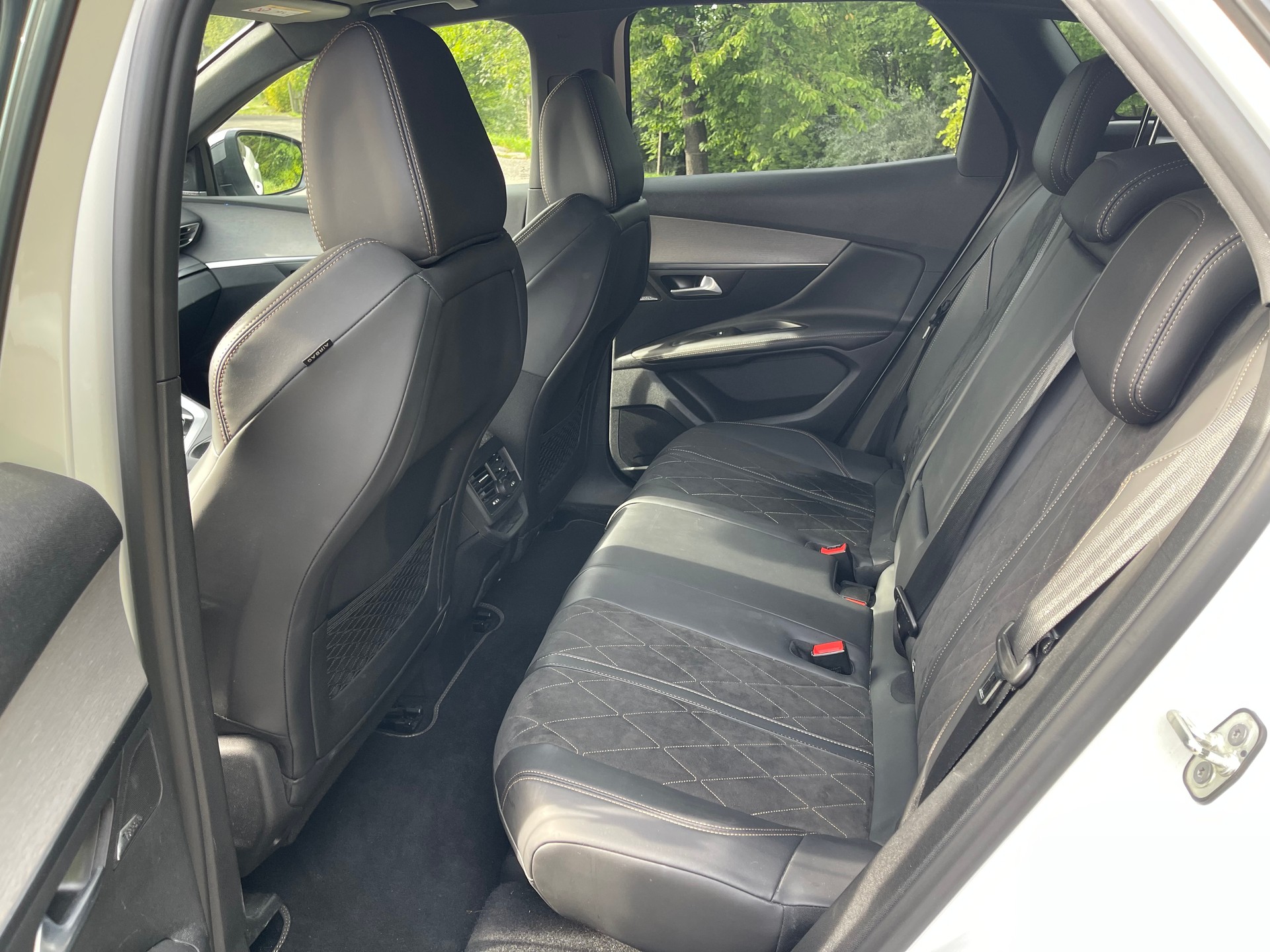 PEUGEOT 3008 2.0 BlueHDi GT EAT-image-8