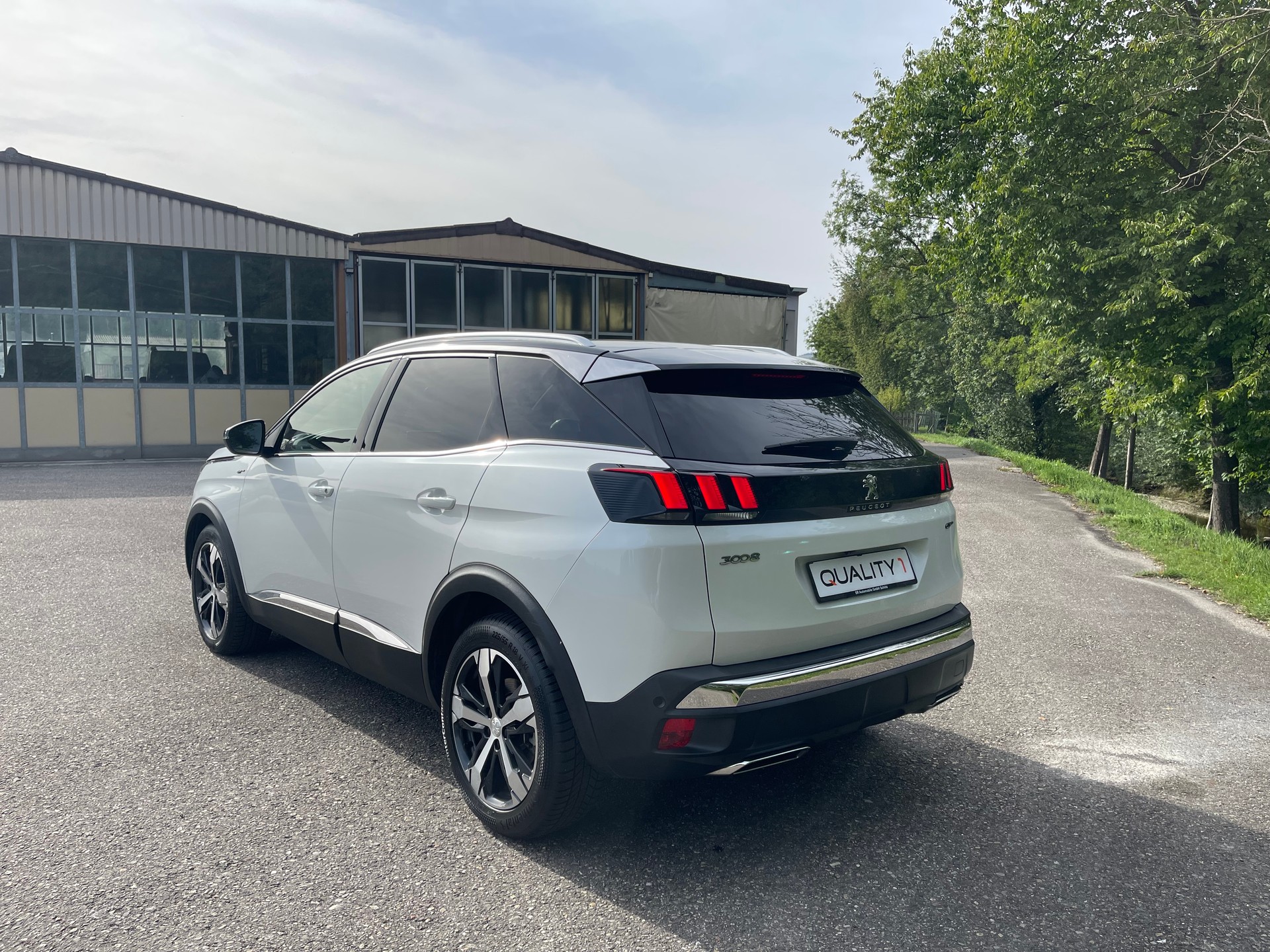 PEUGEOT 3008 2.0 BlueHDi GT EAT-image-2