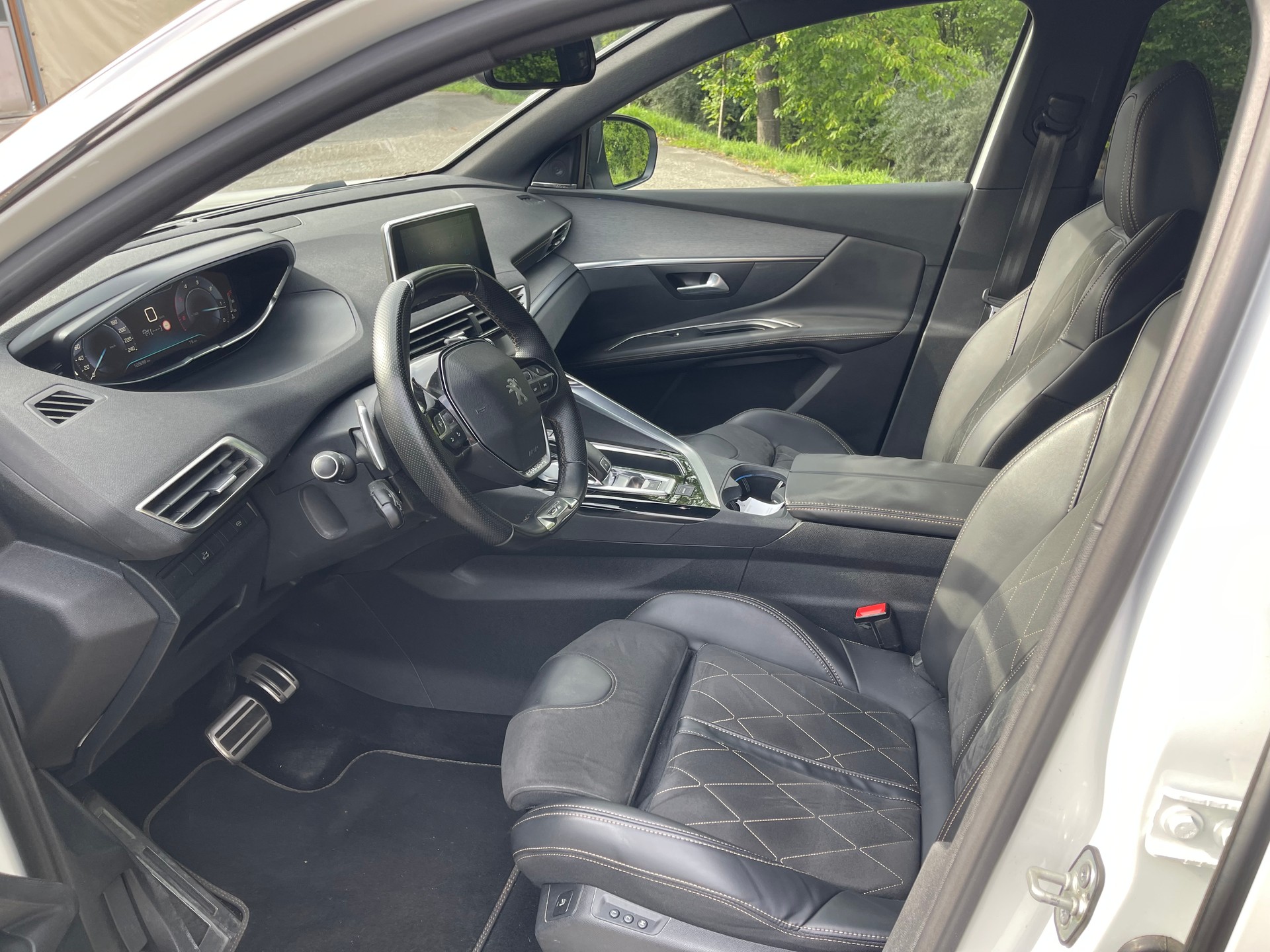 PEUGEOT 3008 2.0 BlueHDi GT EAT-image-7