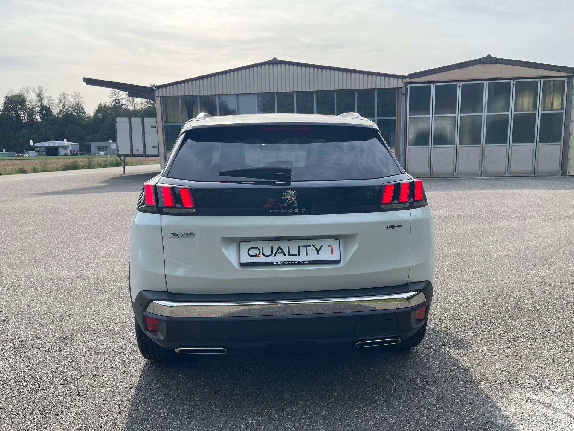 PEUGEOT 3008 2.0 BlueHDi GT EAT-image-3