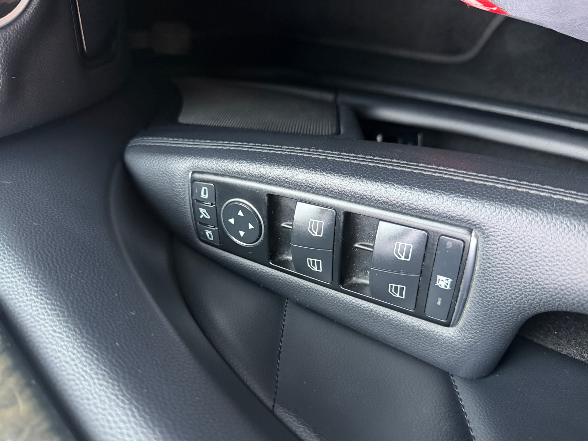 MERCEDES-BENZ CLS 350 CDI 4Matic 7G-Tronic-image-14