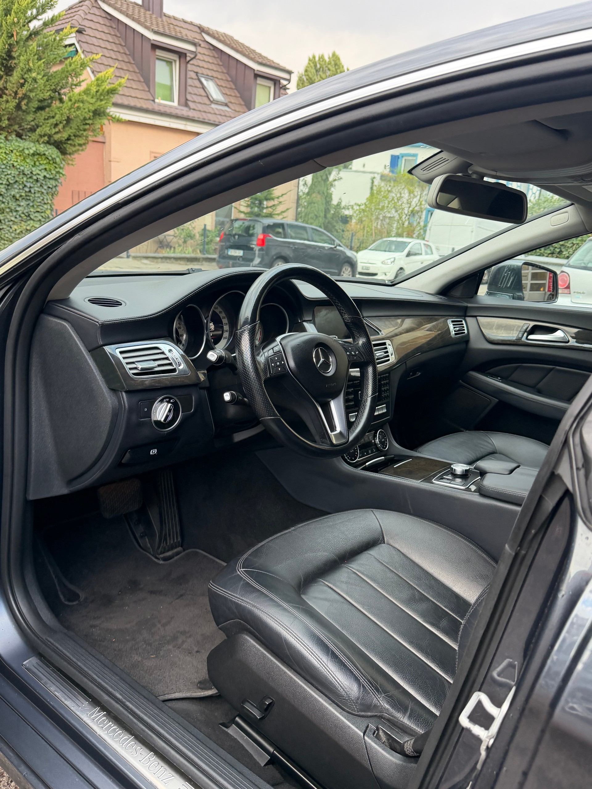 MERCEDES-BENZ CLS 350 CDI 4Matic 7G-Tronic-image-13