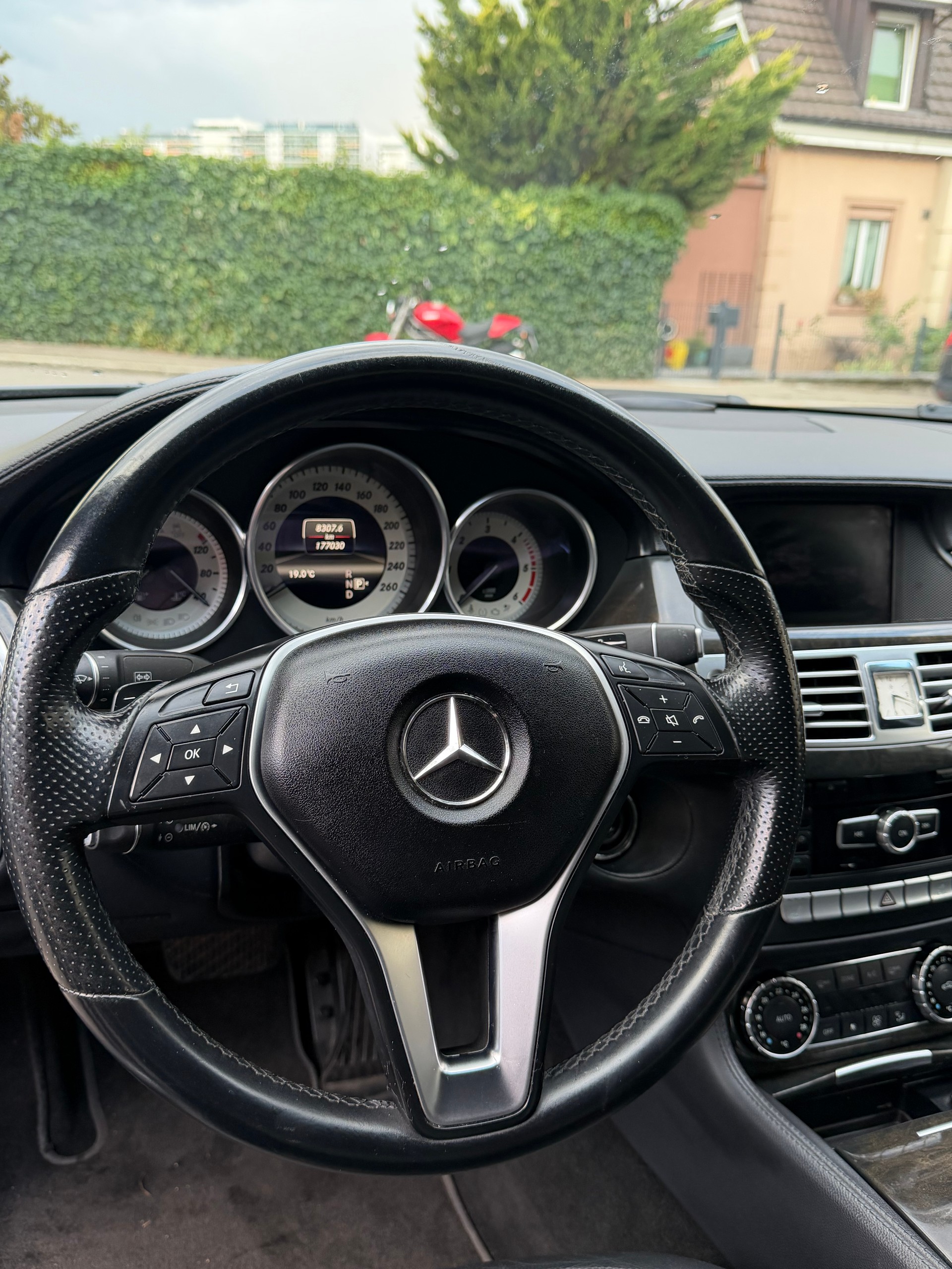 MERCEDES-BENZ CLS 350 CDI 4Matic 7G-Tronic-image-12