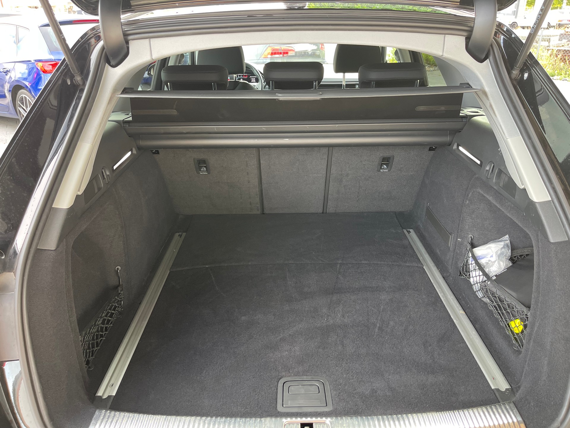 AUDI A4 Avant 40 TDI Attraction quattro S-tronic-image-11