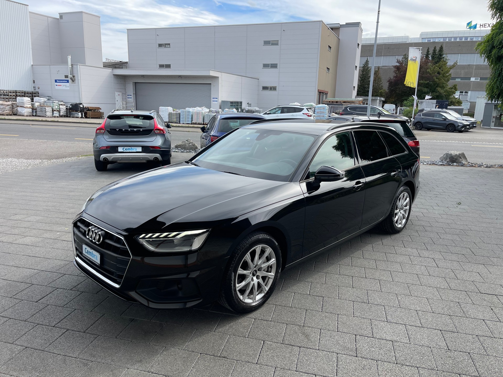 AUDI A4 Avant 40 TDI Attraction quattro S-tronic-image-1
