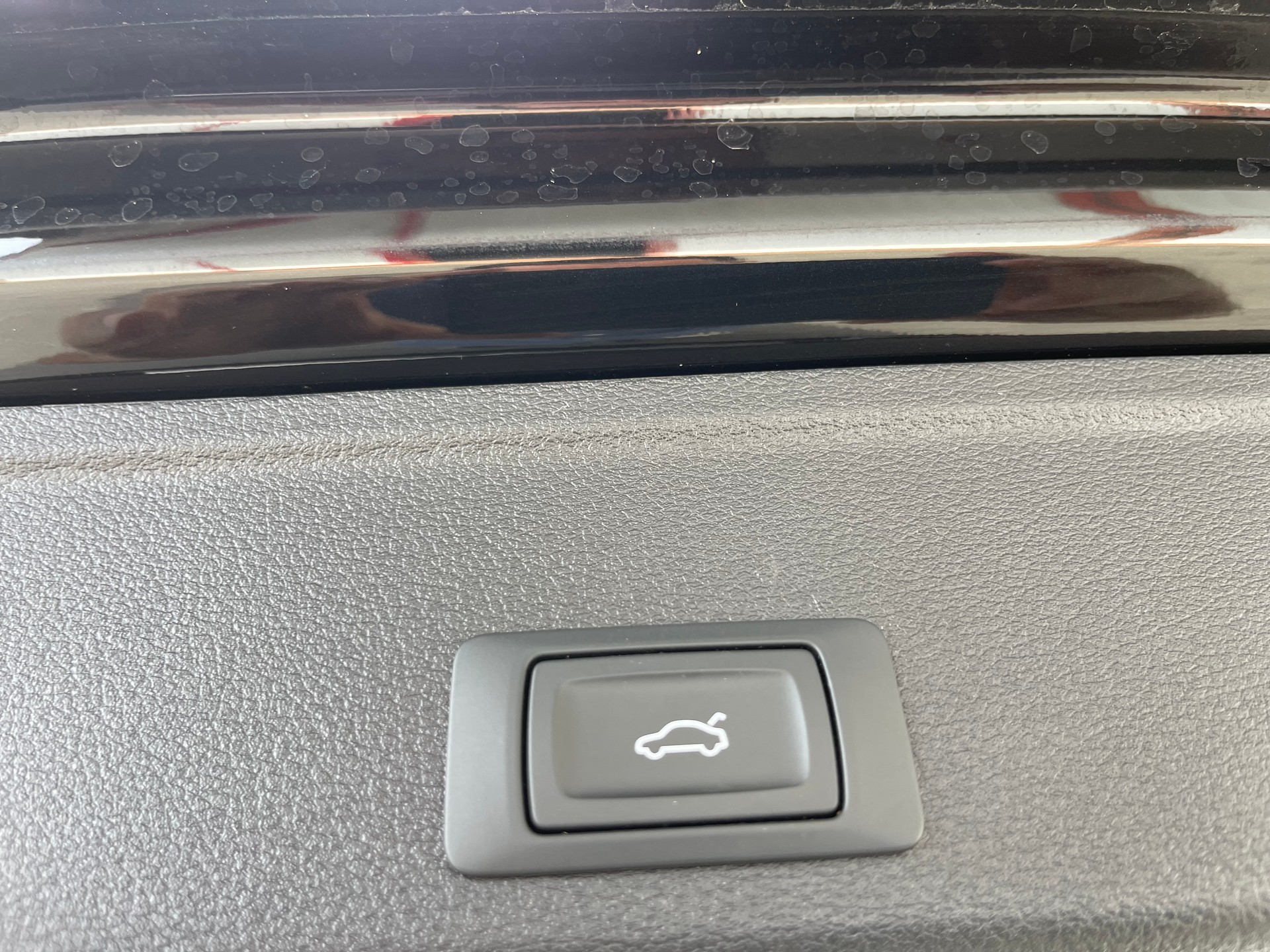 AUDI A4 Avant 40 TDI Attraction quattro S-tronic-image-15