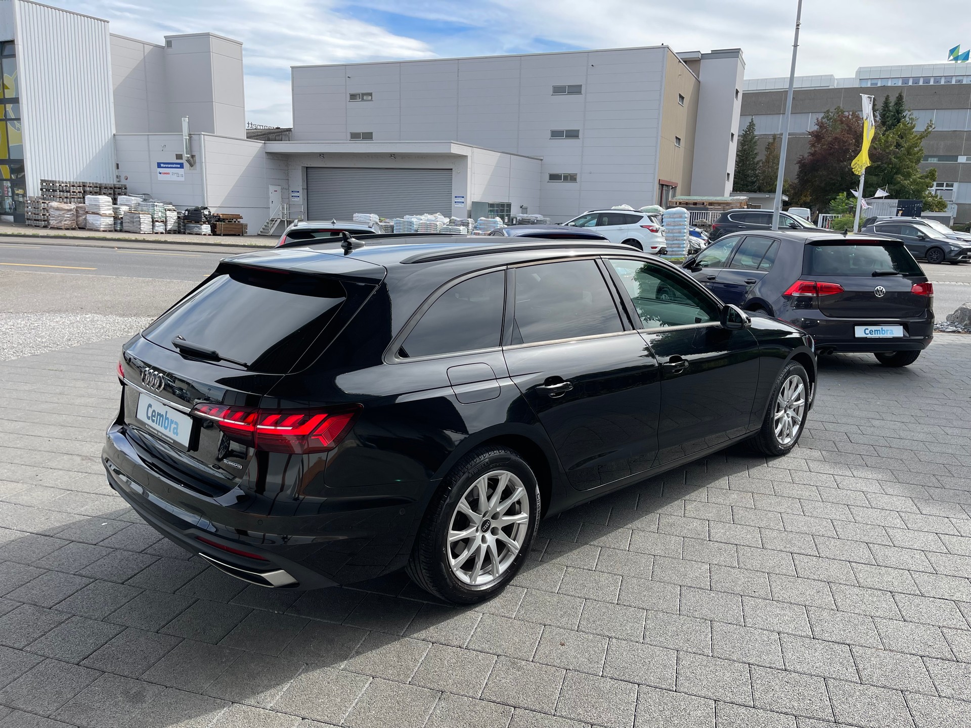 AUDI A4 Avant 40 TDI Attraction quattro S-tronic-image-7