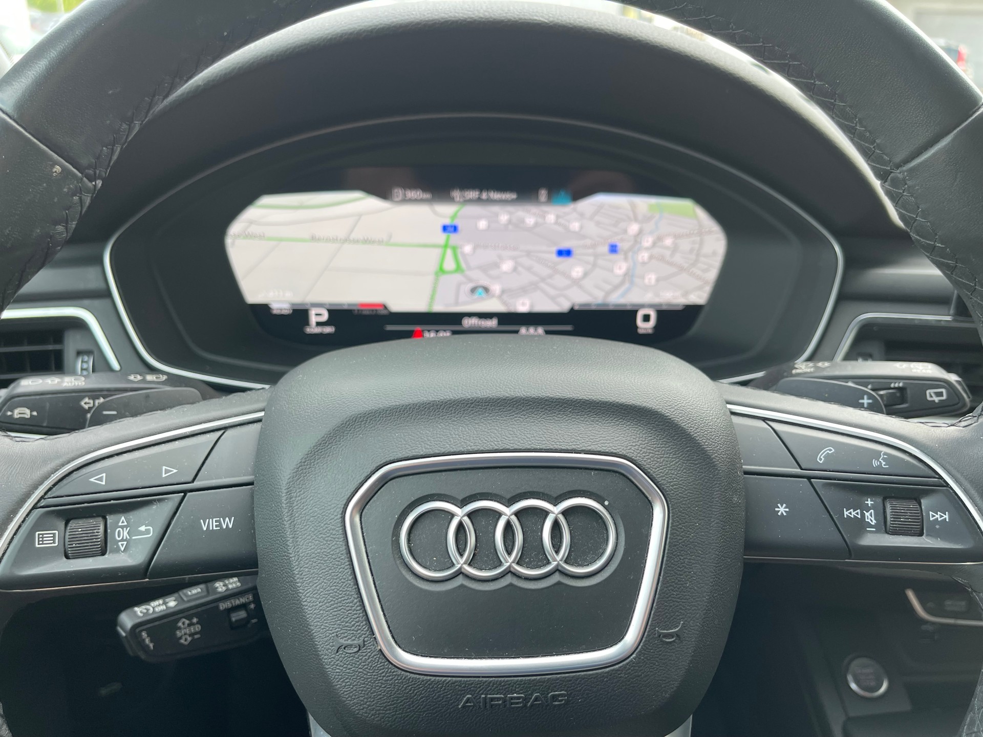 AUDI A4 Avant 40 TDI Attraction quattro S-tronic-image-13