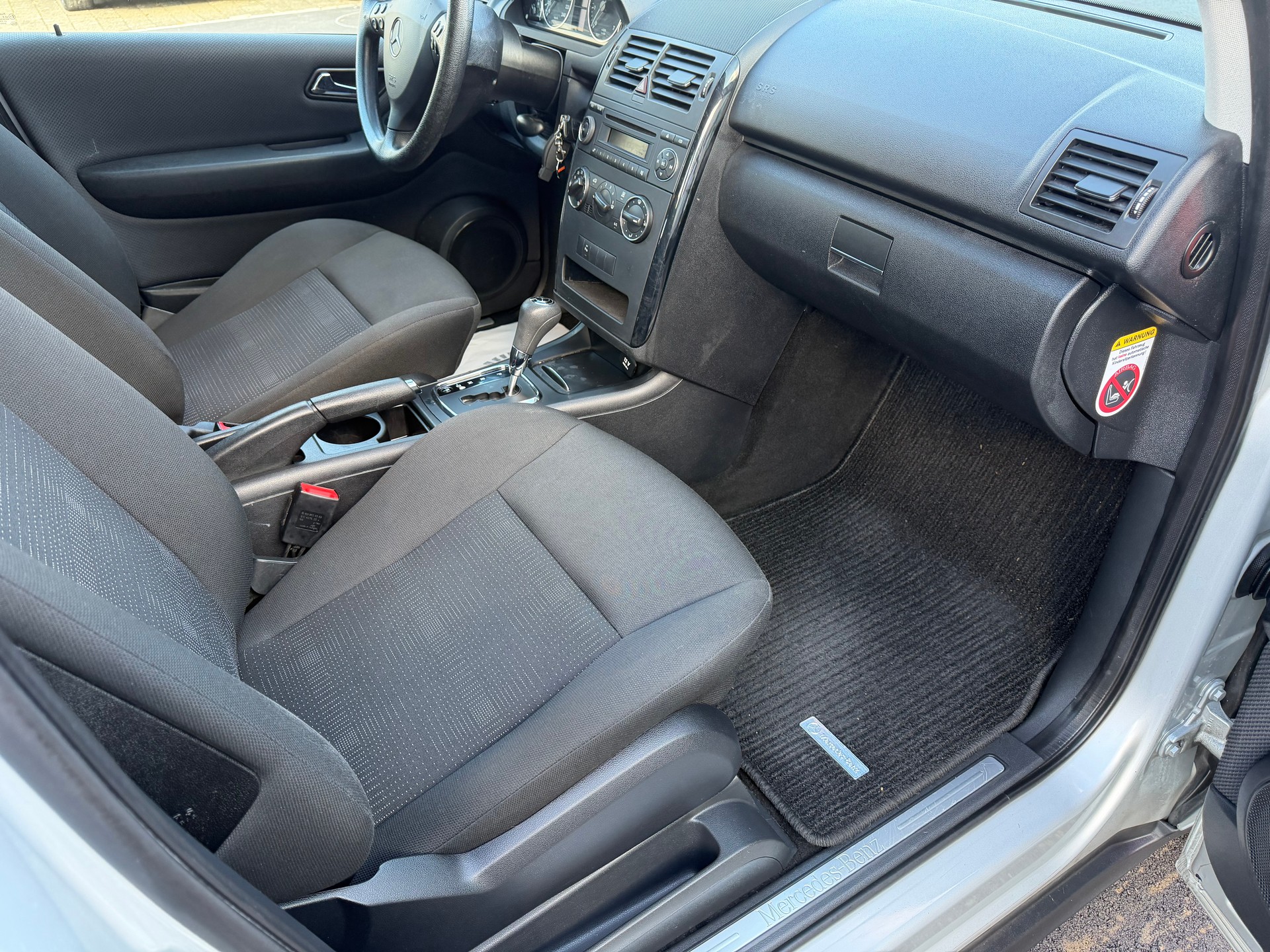 MERCEDES-BENZ A 150 Elégance Edition A-image-13