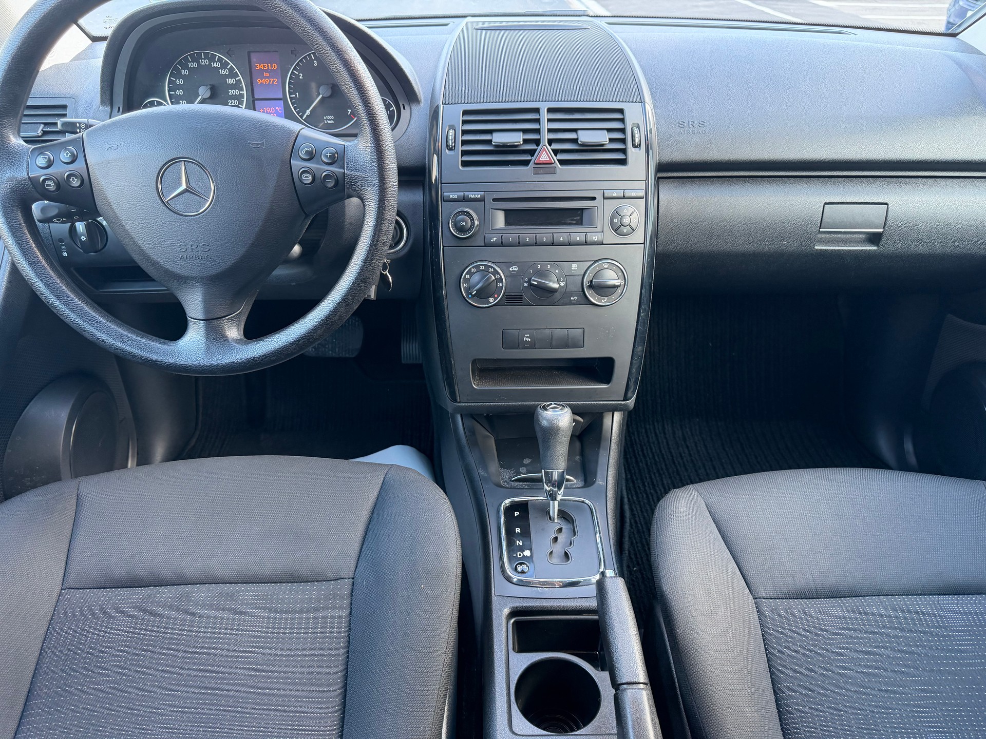 MERCEDES-BENZ A 150 Elégance Edition A-image-9