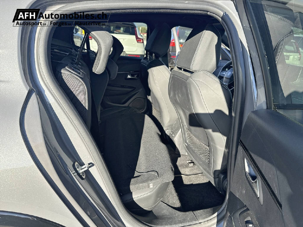 PEUGEOT 208 1.2 Hybrid 145 GT-image-14