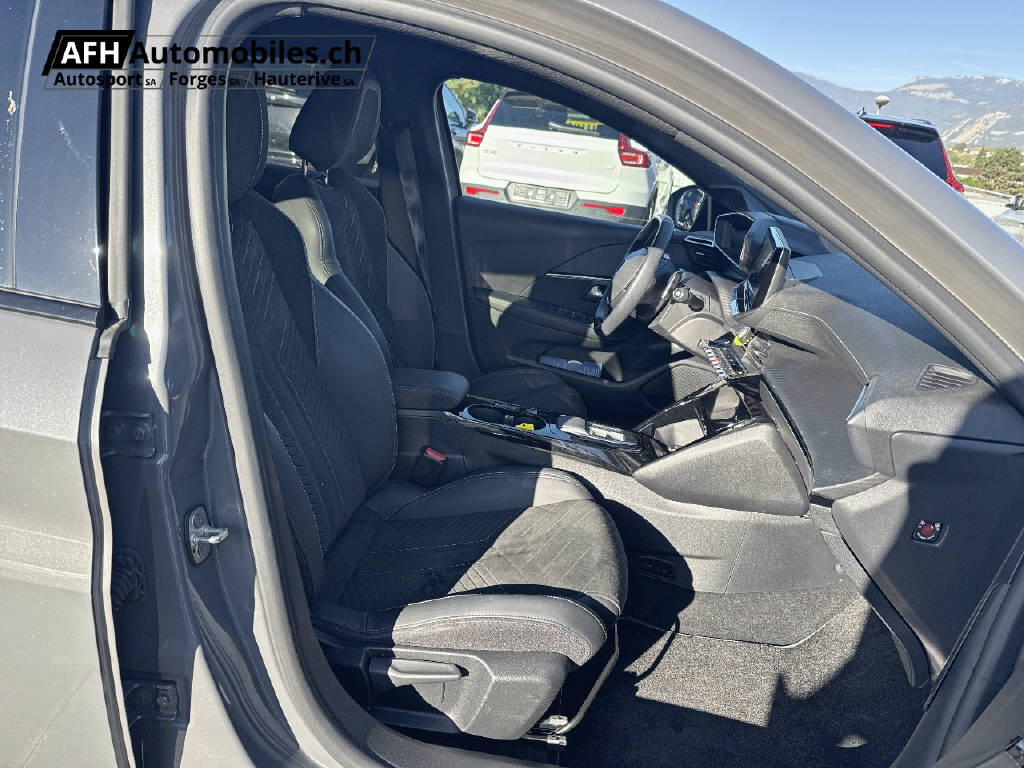 PEUGEOT 208 1.2 Hybrid 145 GT-image-15