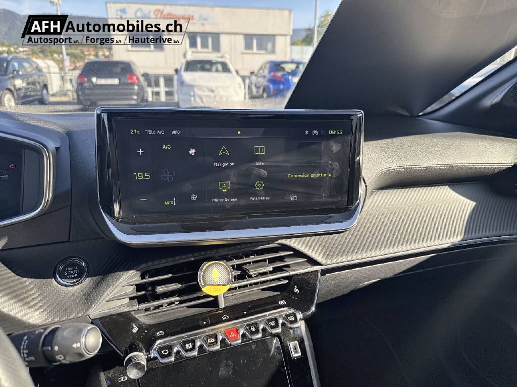 PEUGEOT 208 1.2 Hybrid 145 GT-image-10