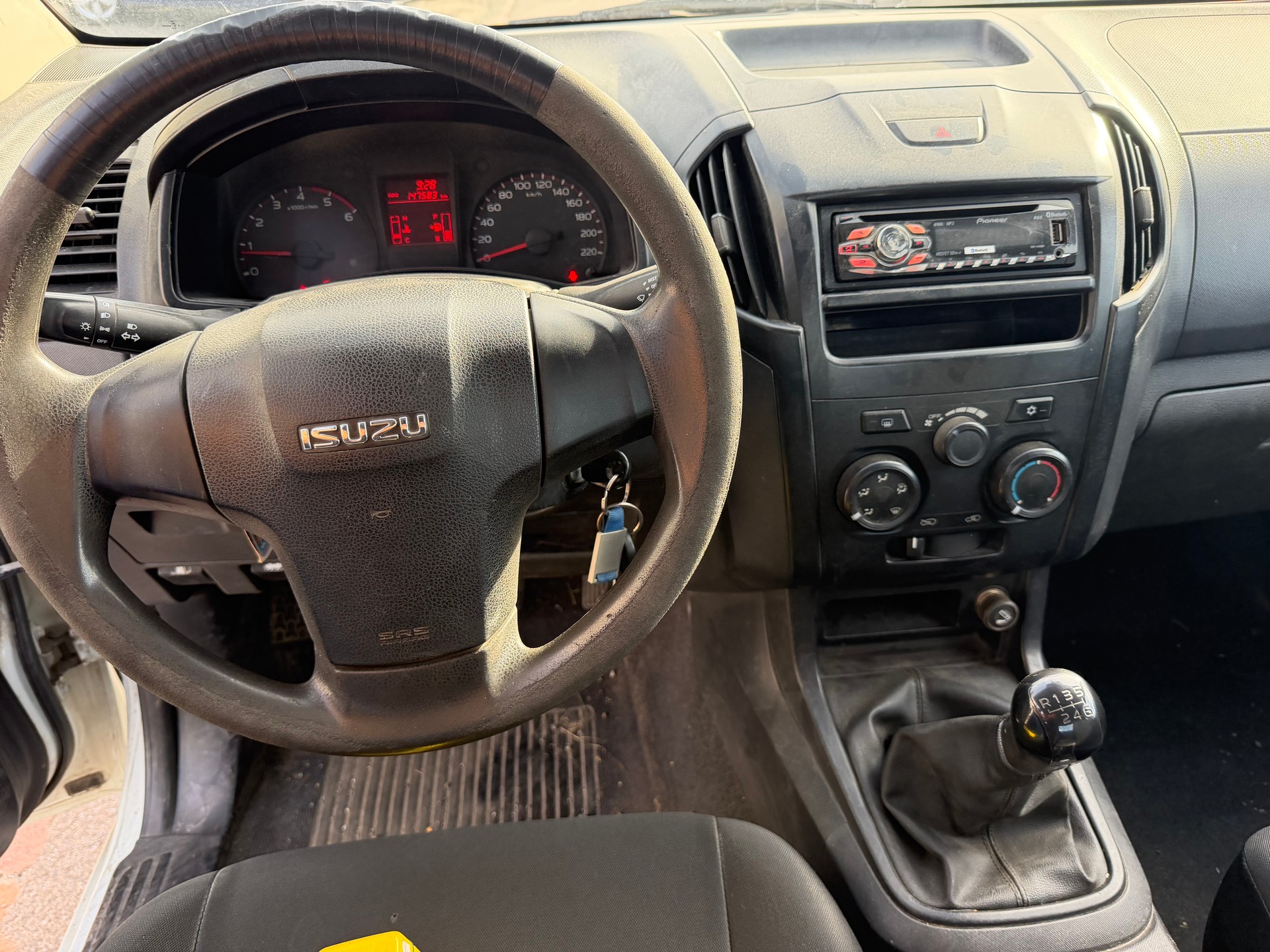ISUZU D-MAX 2.5 SingleCab Satellite 4x4-image-8