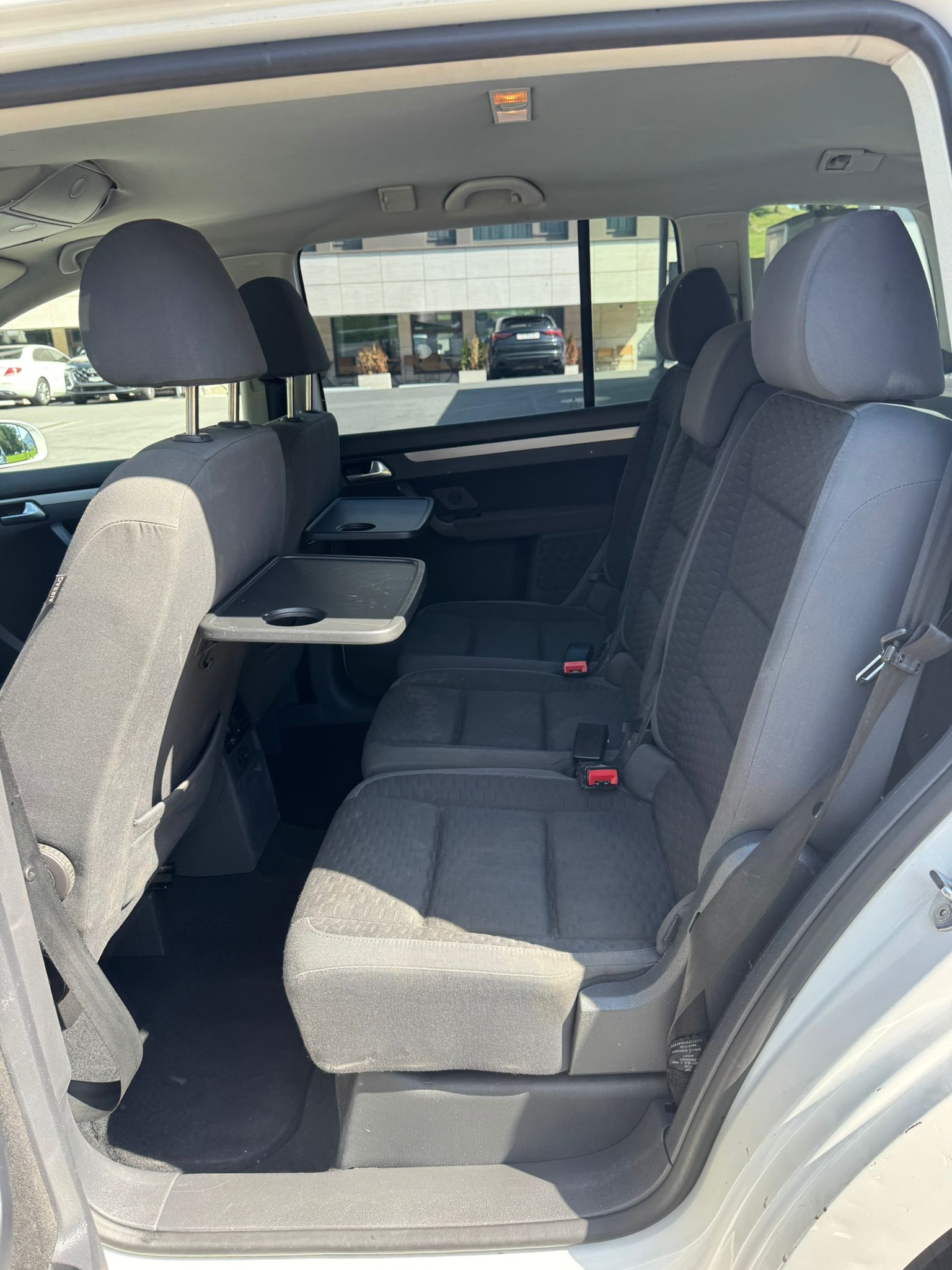 VW Touran 2.0 TDI Trendline-image-11
