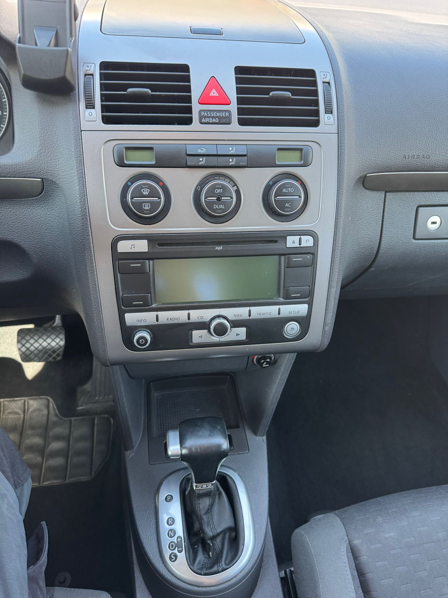 VW Touran 2.0 TDI Trendline-image-13
