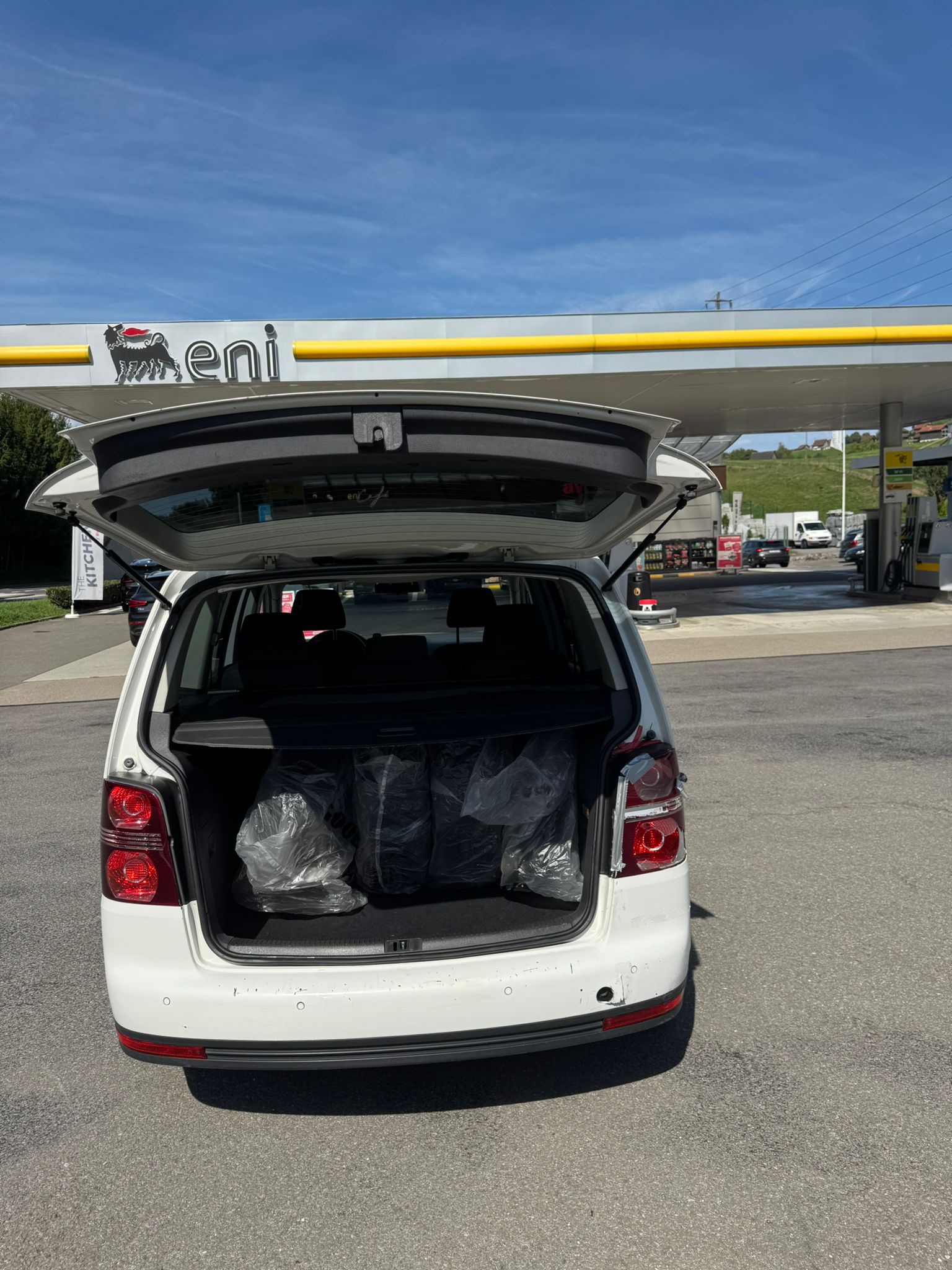 VW Touran 2.0 TDI Trendline-image-14