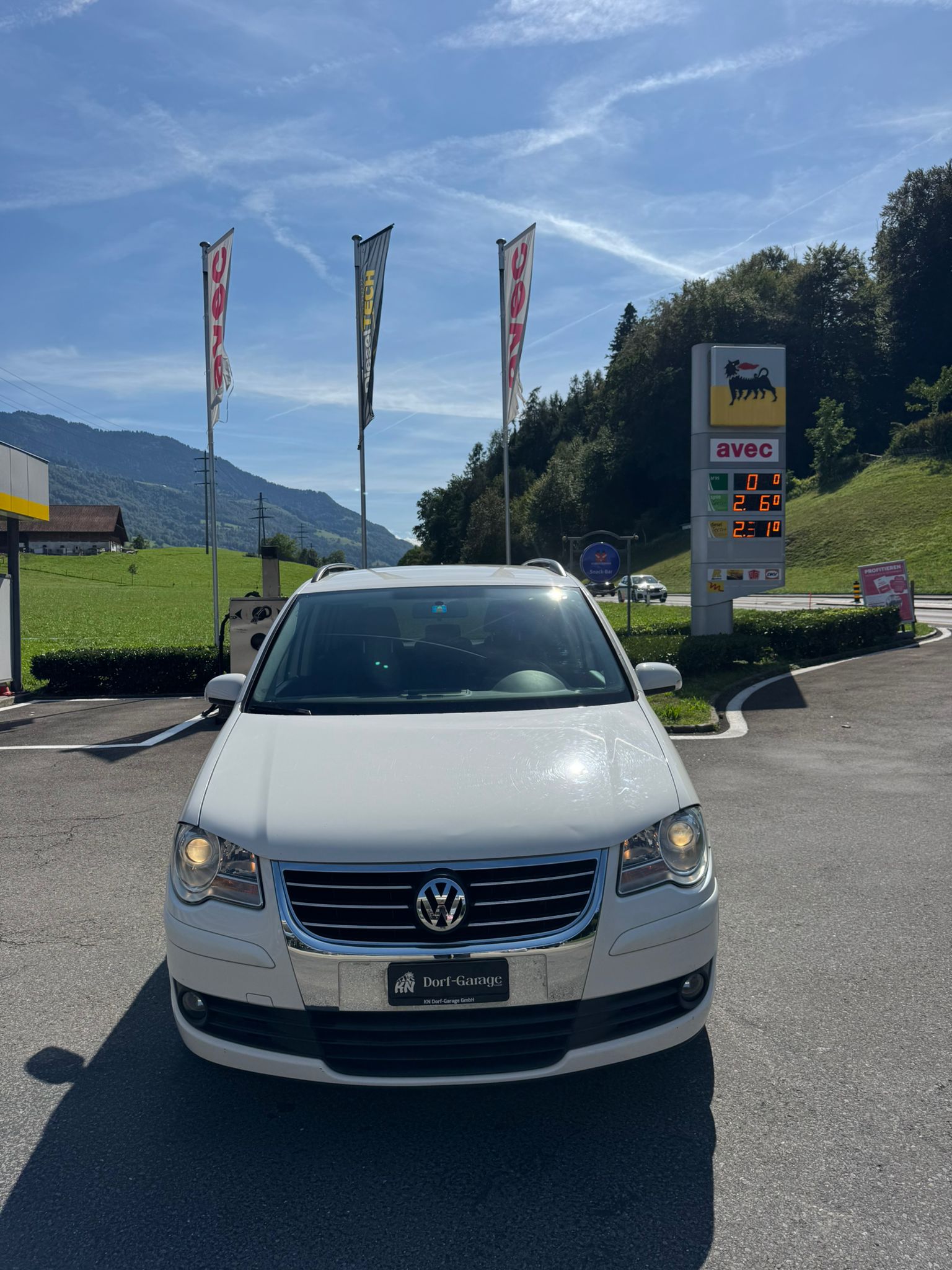 VW Touran 2.0 TDI Trendline-showroom-element-1