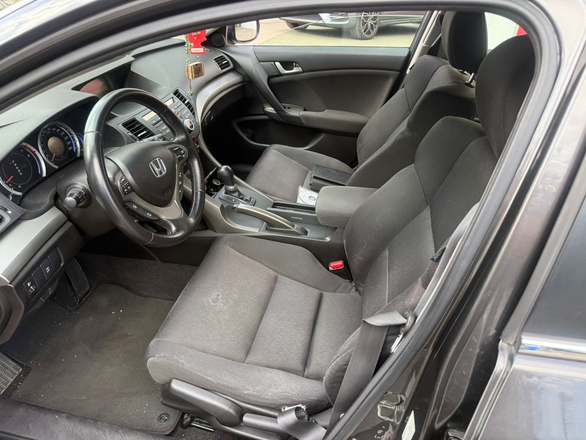 HONDA Accord Tourer 2.0i 16V Executive Automatic-image-7