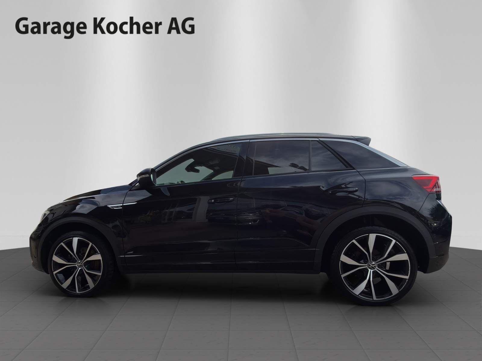 VW T-Roc 2.0 TSI R-Line DSG 4Motion-image-2