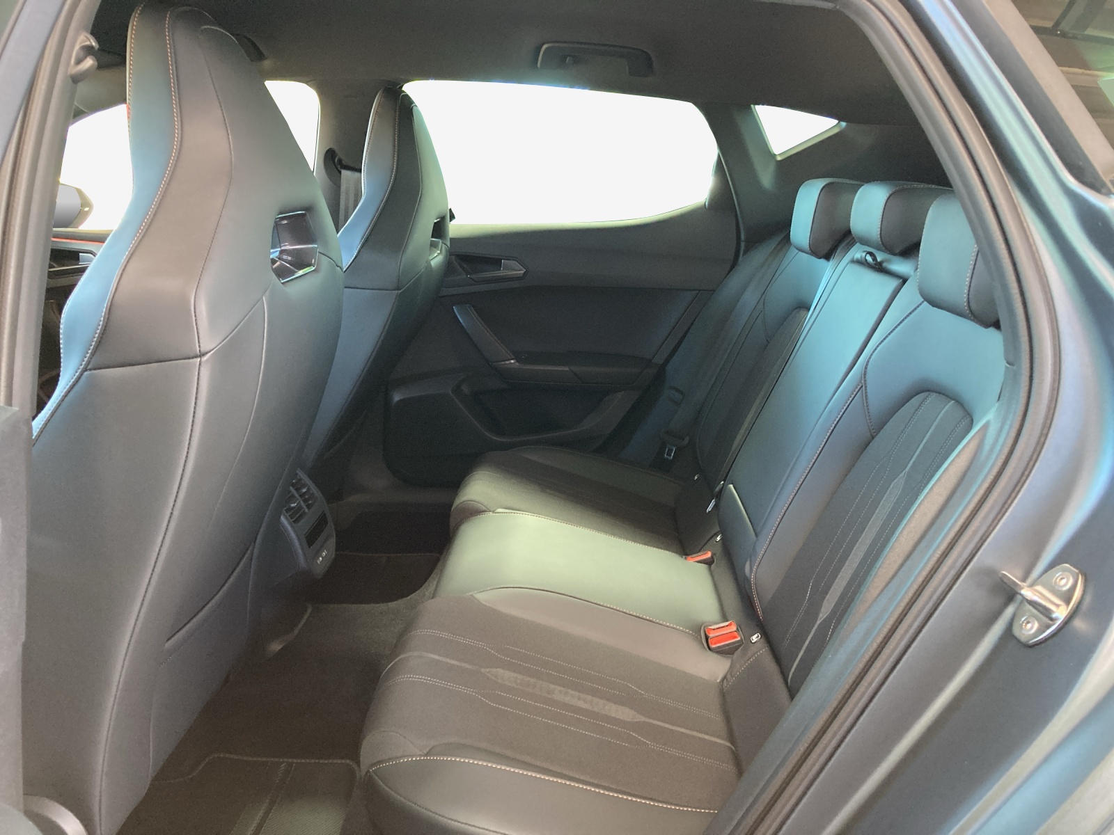 CUPRA LEON VZ 2.0 TSI DSG-image-11