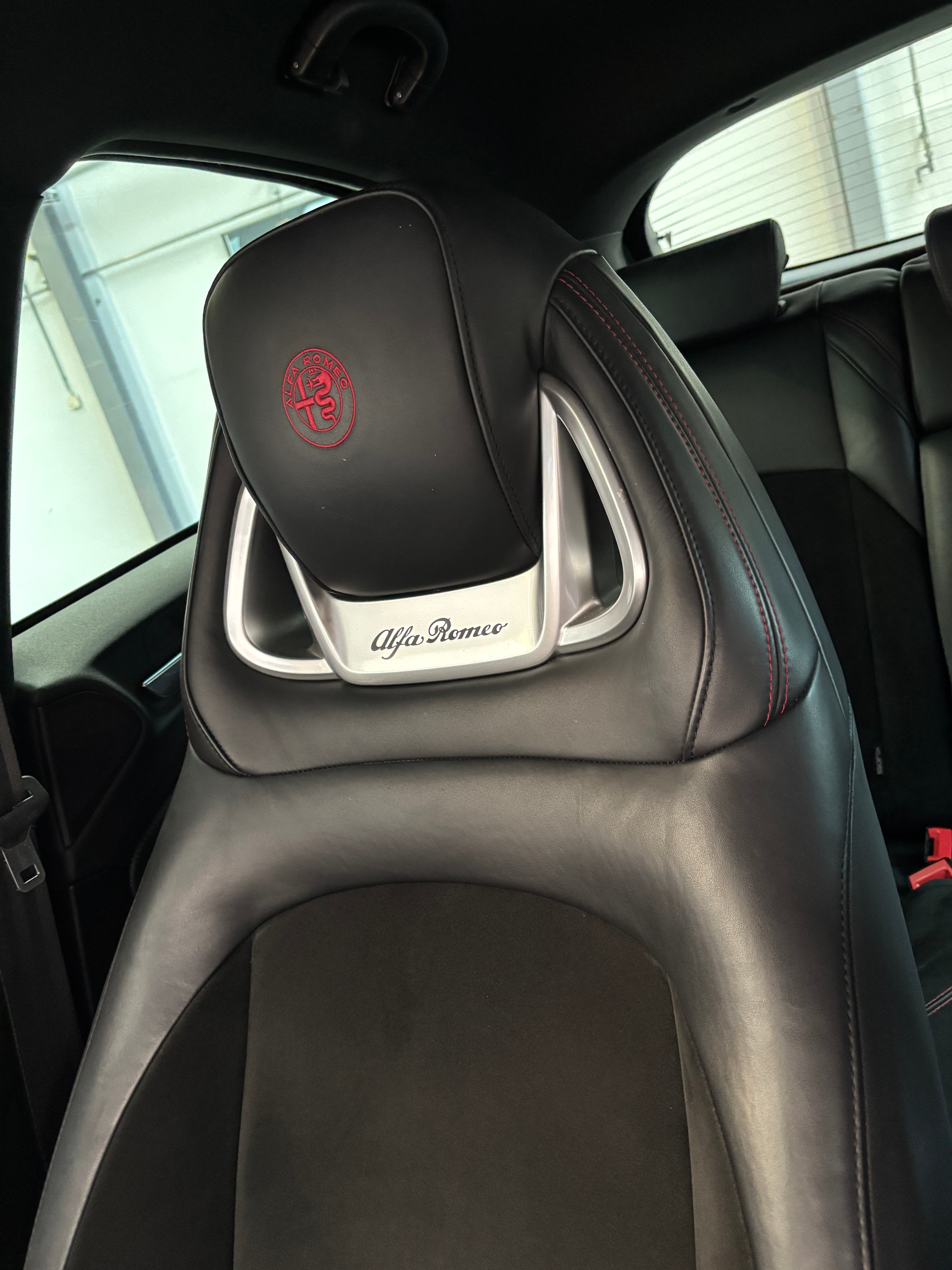 ALFA ROMEO 1750 TBi Veloce TCT-image-2