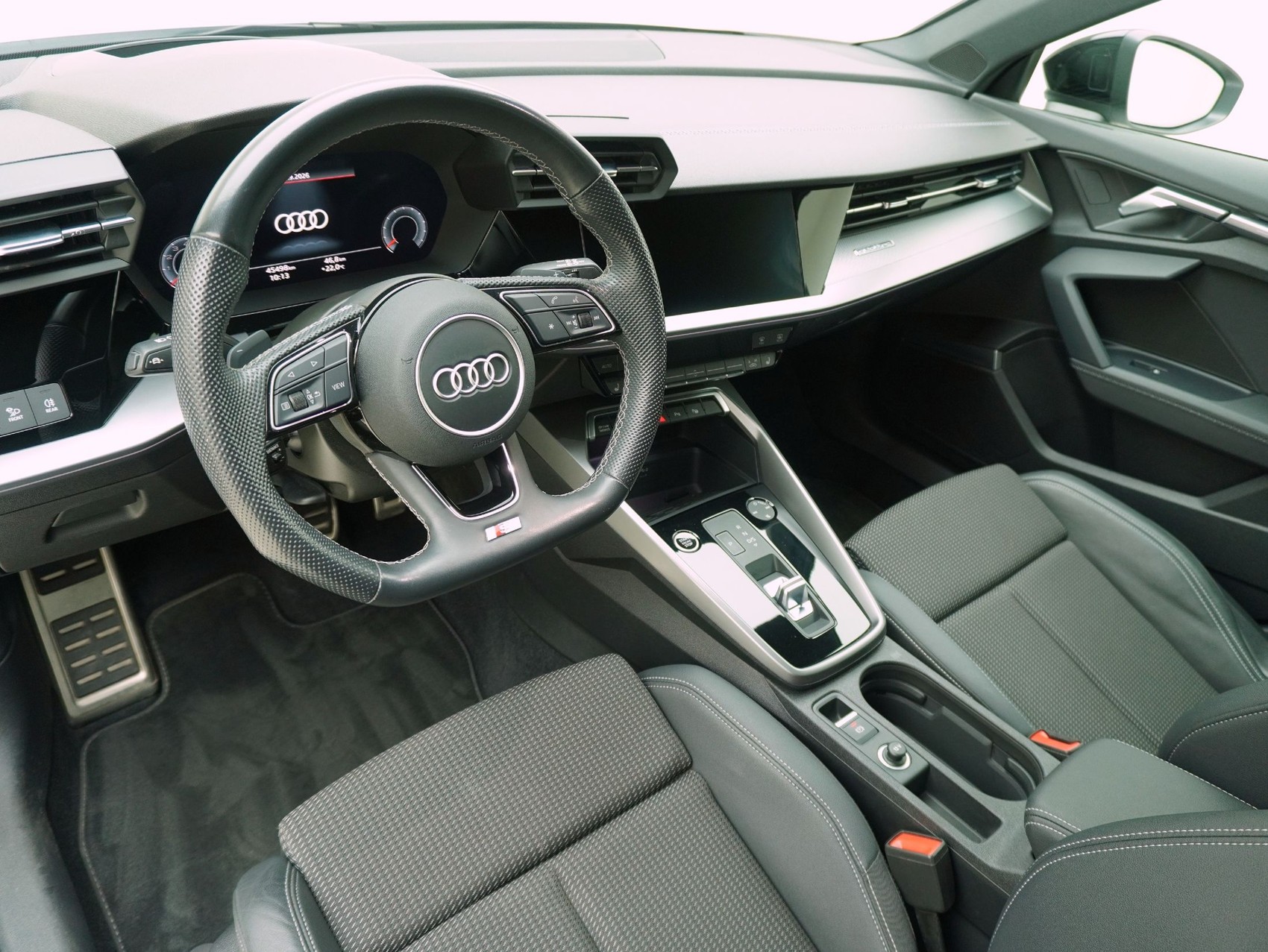 AUDI A3 Sportback 40 TFSI S Line quattro S-Tronic-image-9