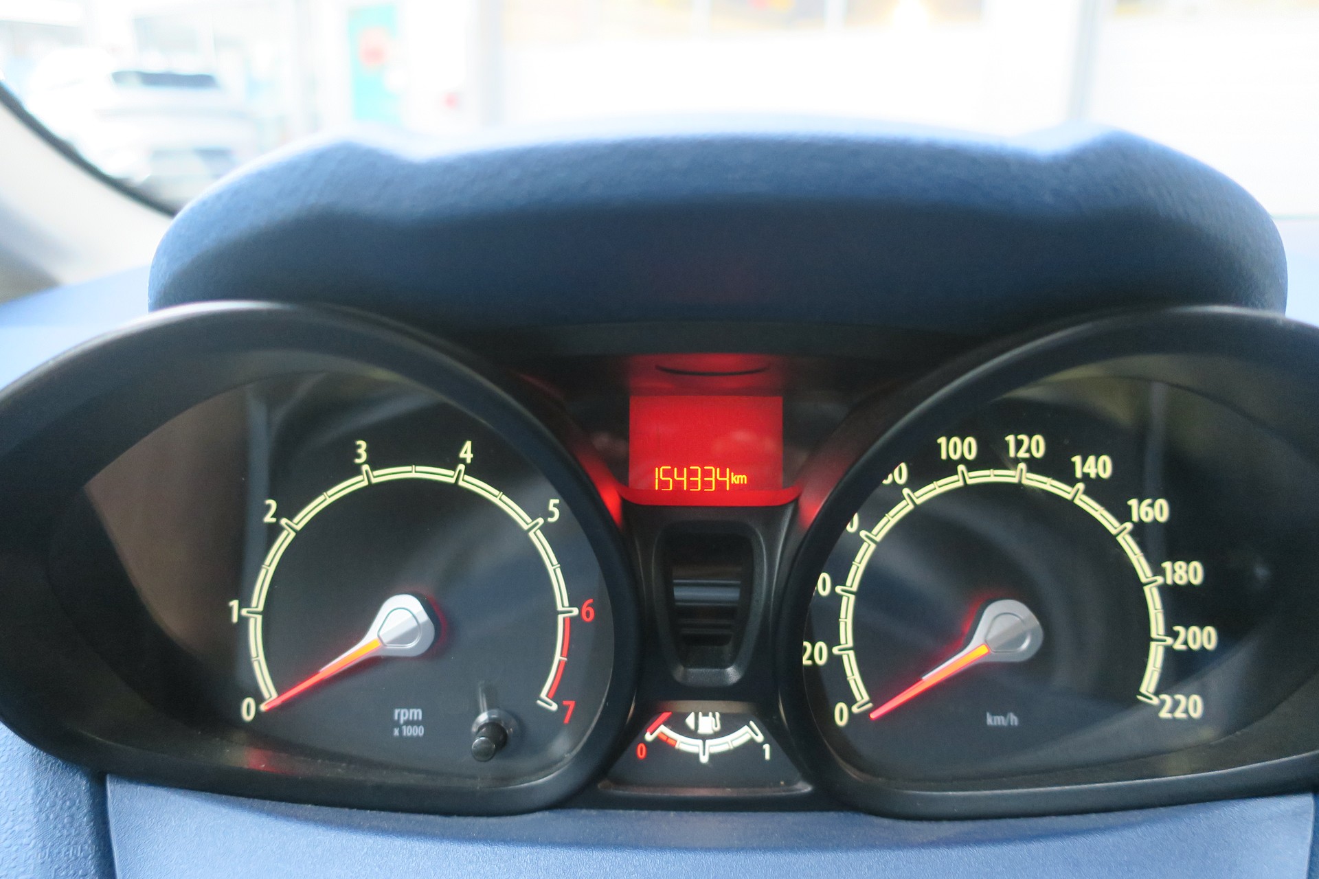 FORD Fiesta 1.6 16V Titanium-image-9