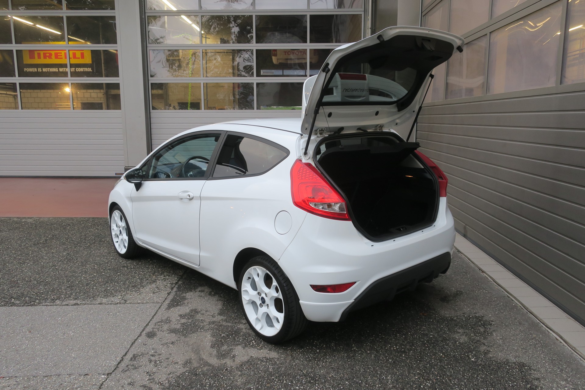 FORD Fiesta 1.6 16V Titanium-image-5