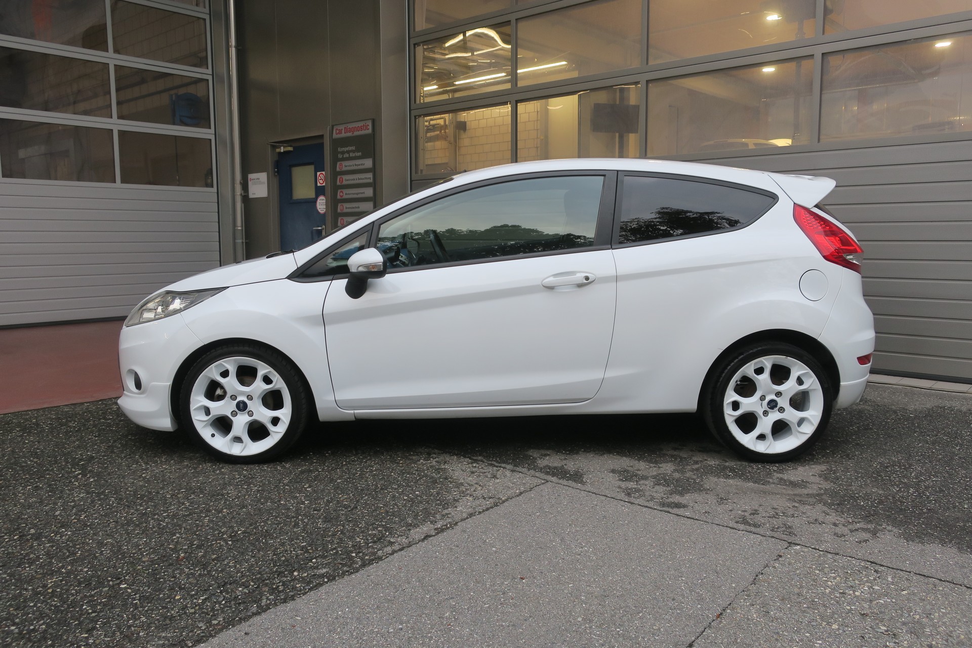 FORD Fiesta 1.6 16V Titanium-image-3