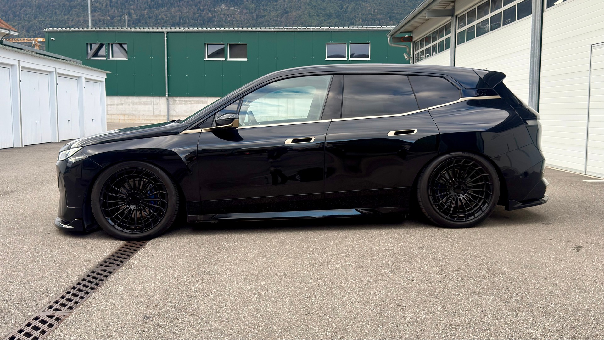 BMW iX xDrive50-image-2