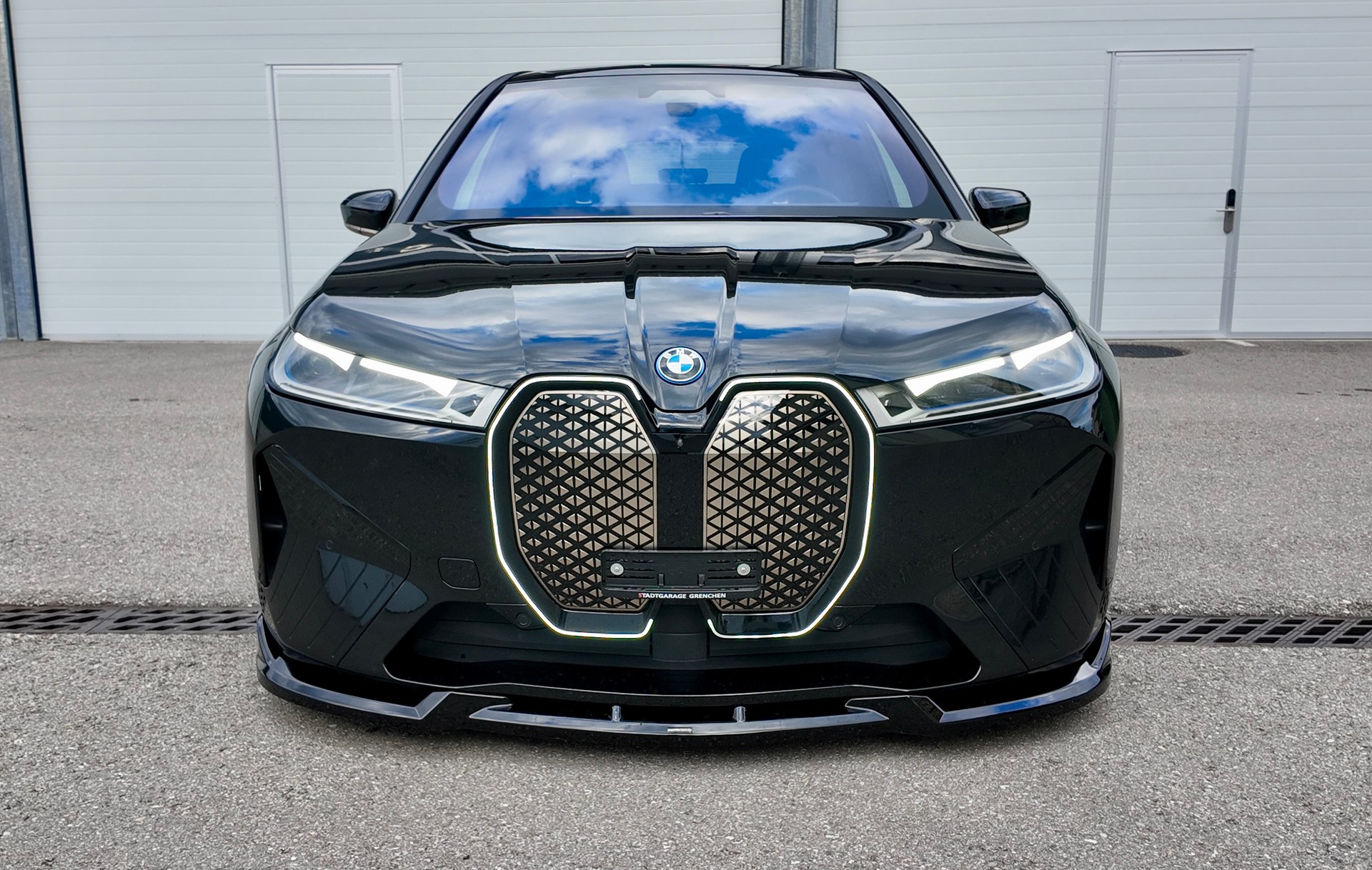BMW iX xDrive50-image-4