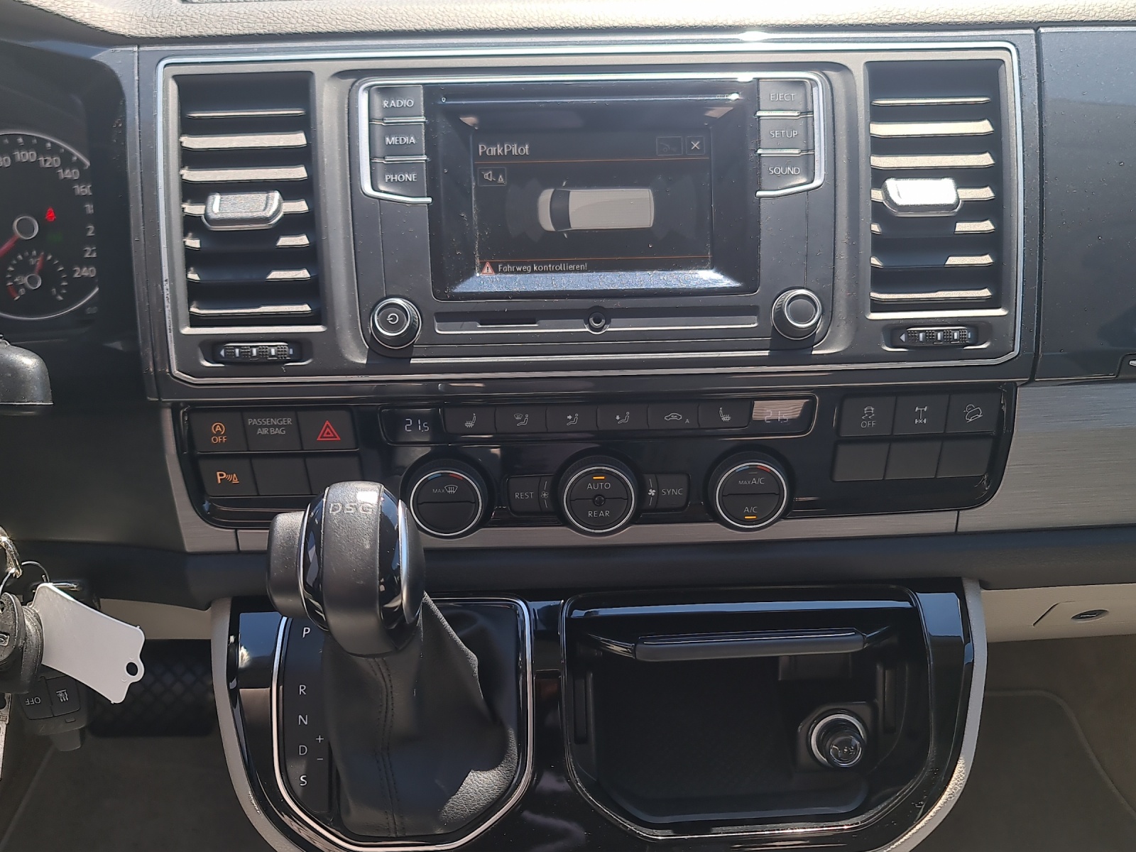 VW T6 California 2.0 TDI Ocean Liberty 4Motion DSG-image-12