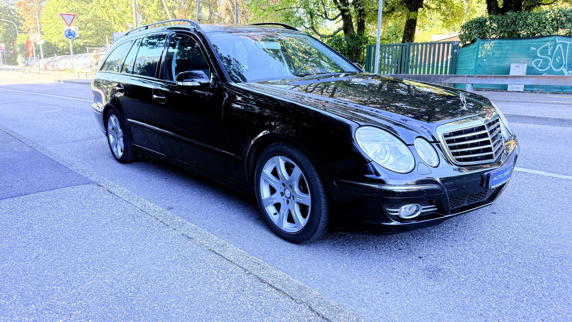 MERCEDES-BENZ E 220 CDI Elégance-image-1