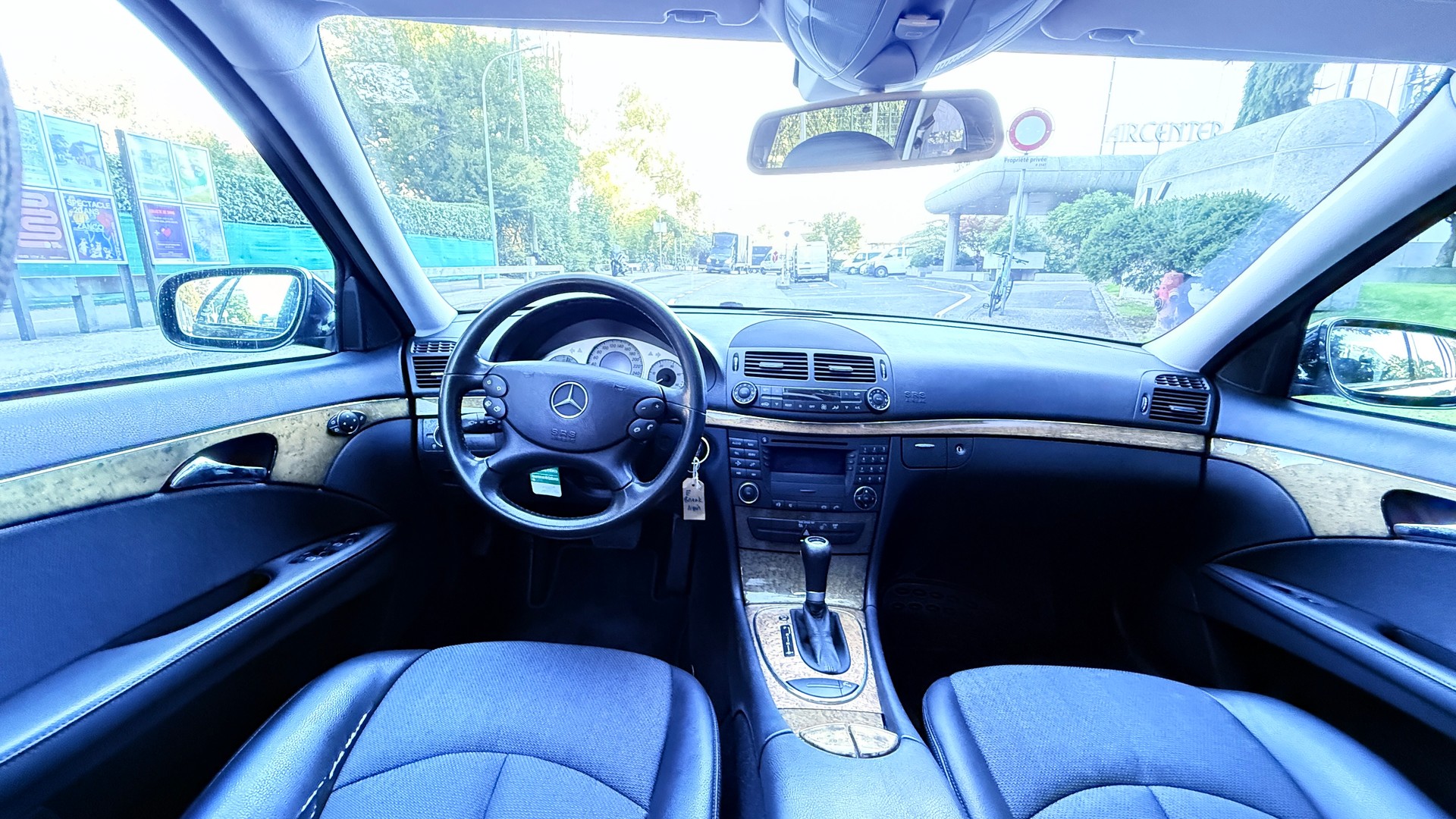 MERCEDES-BENZ E 220 CDI Elégance-image-8