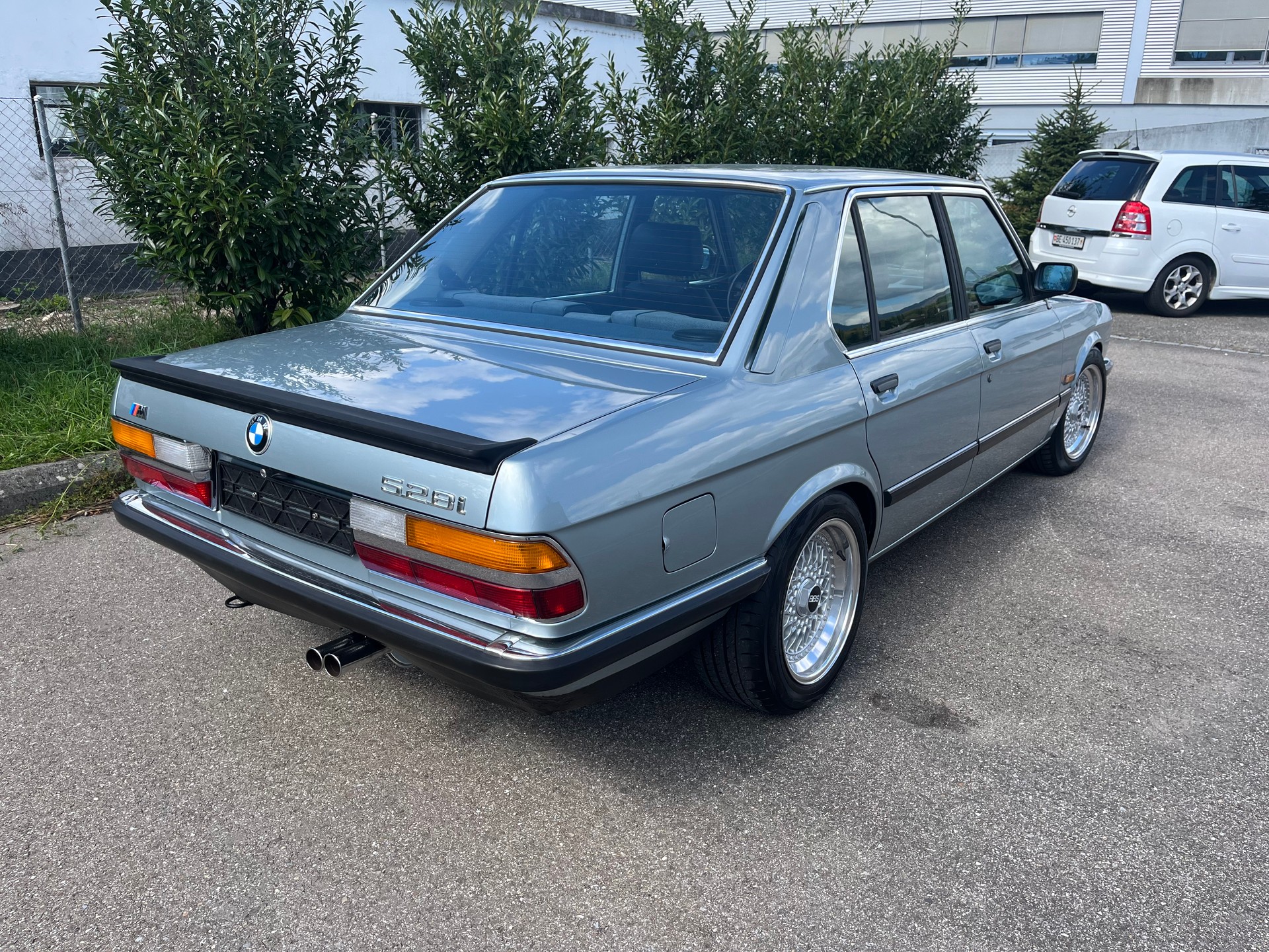 BMW 528-image-3