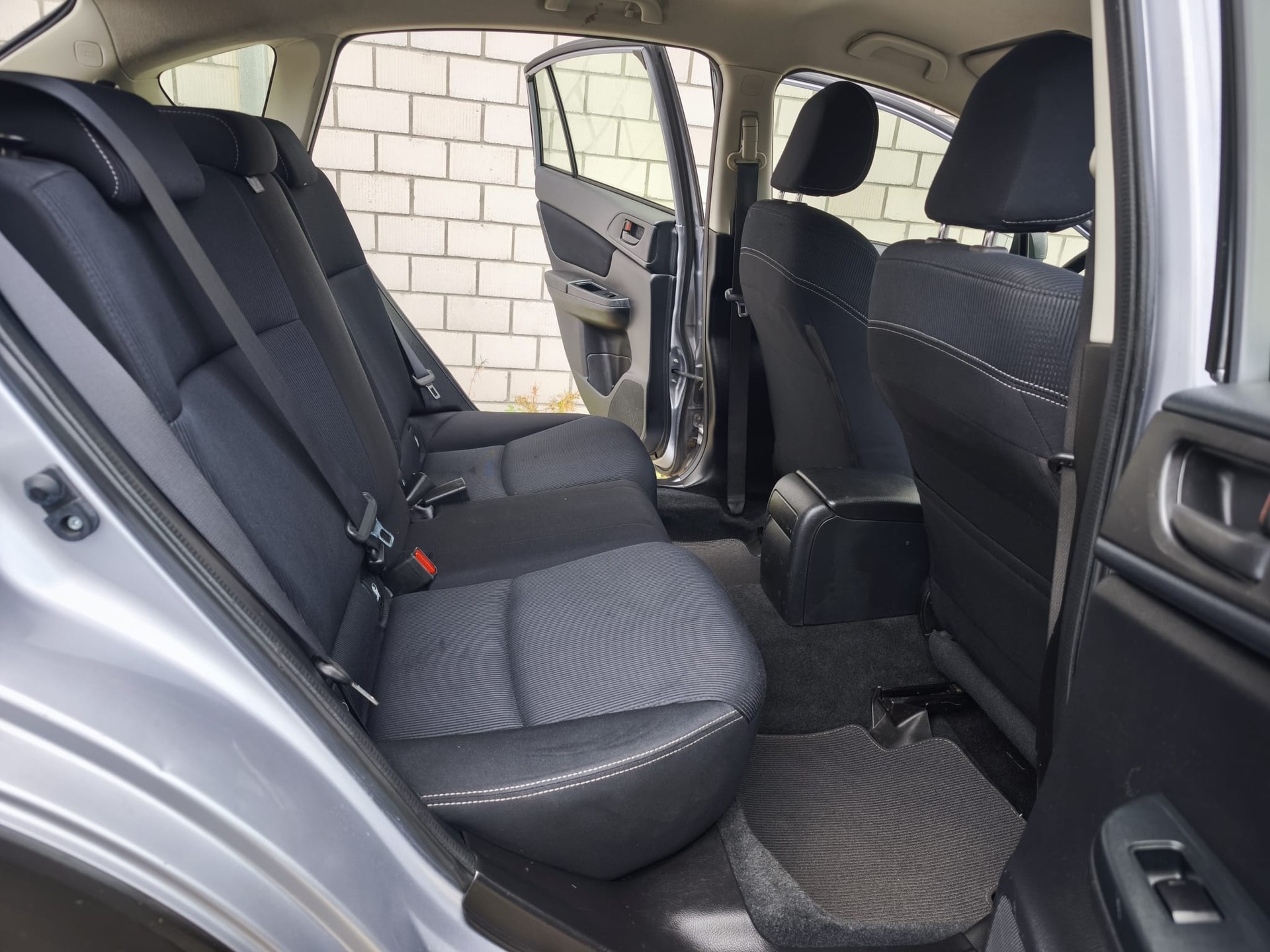 SUBARU XV 1.6 Swiss Two-image-7