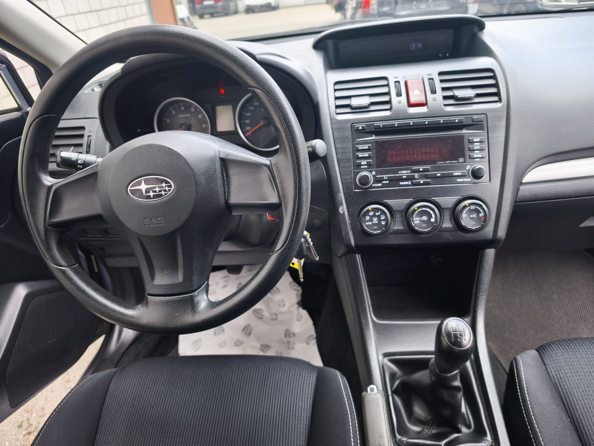 SUBARU XV 1.6 Swiss Two-image-9